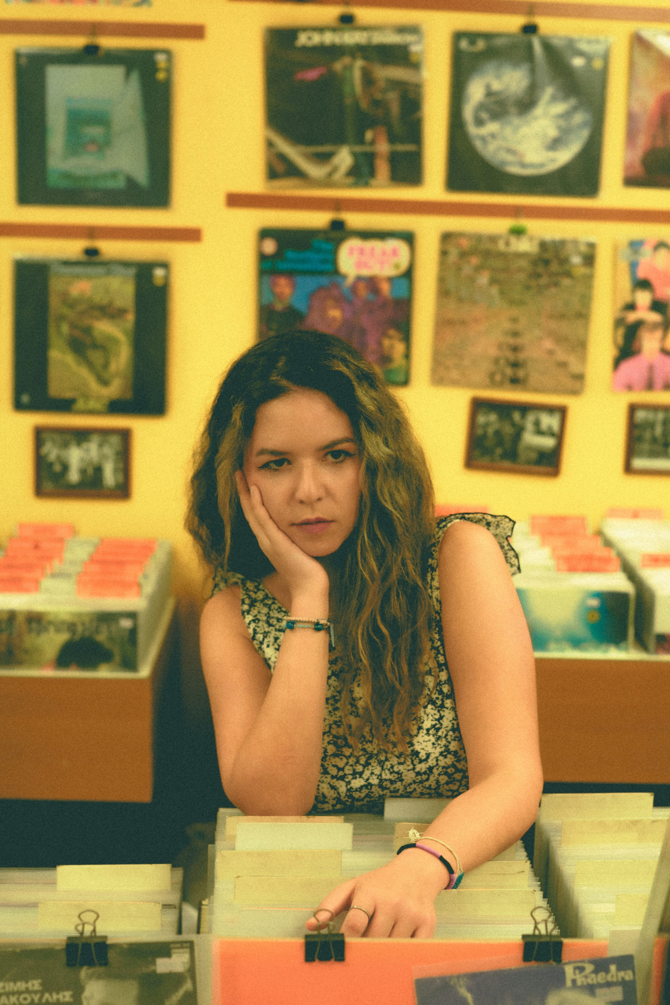 Miriam | Vinyl store. Photographer in Greece Kristina