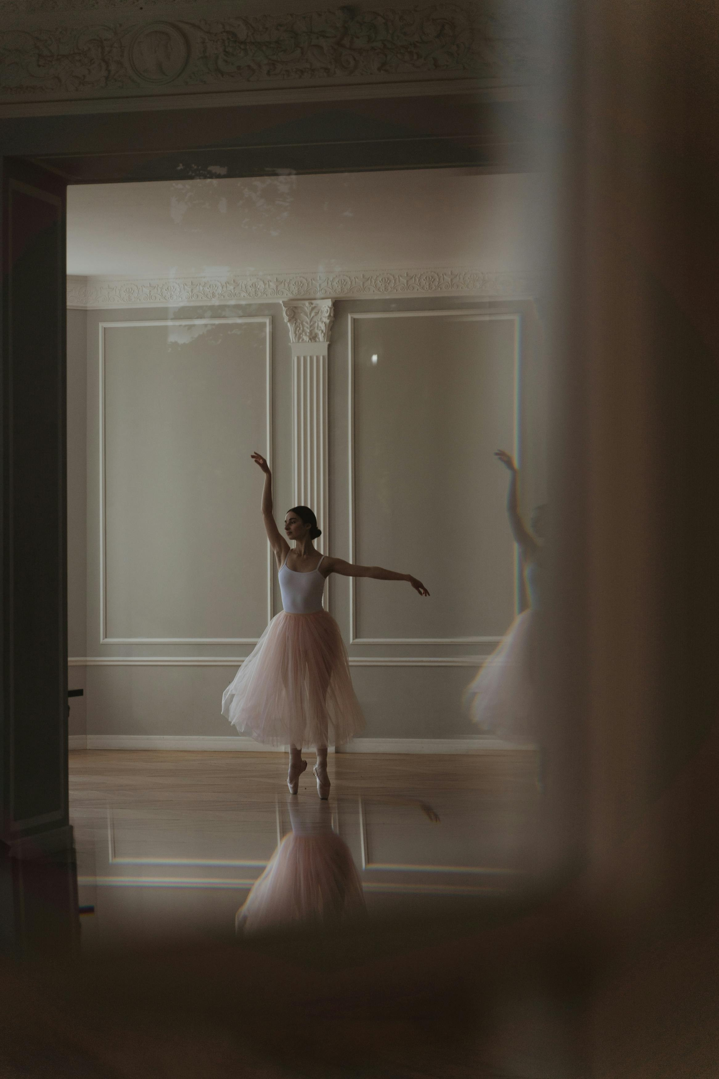 The art of ballet photography — studio session in NYC. Alice Bell — Wedding photographer in New York