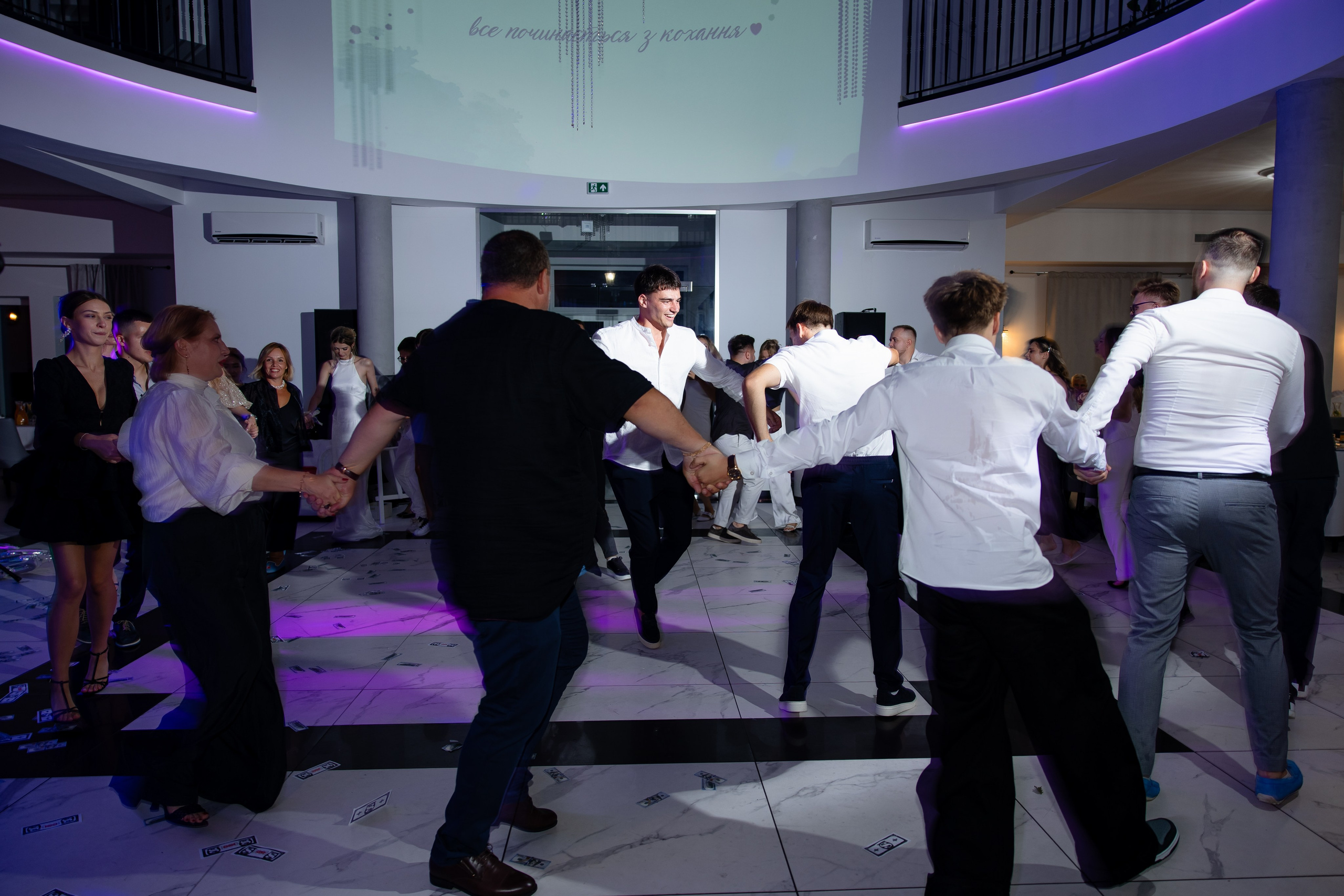 Артур + Анастасія. Весільний, сімейний фотограф Варшава