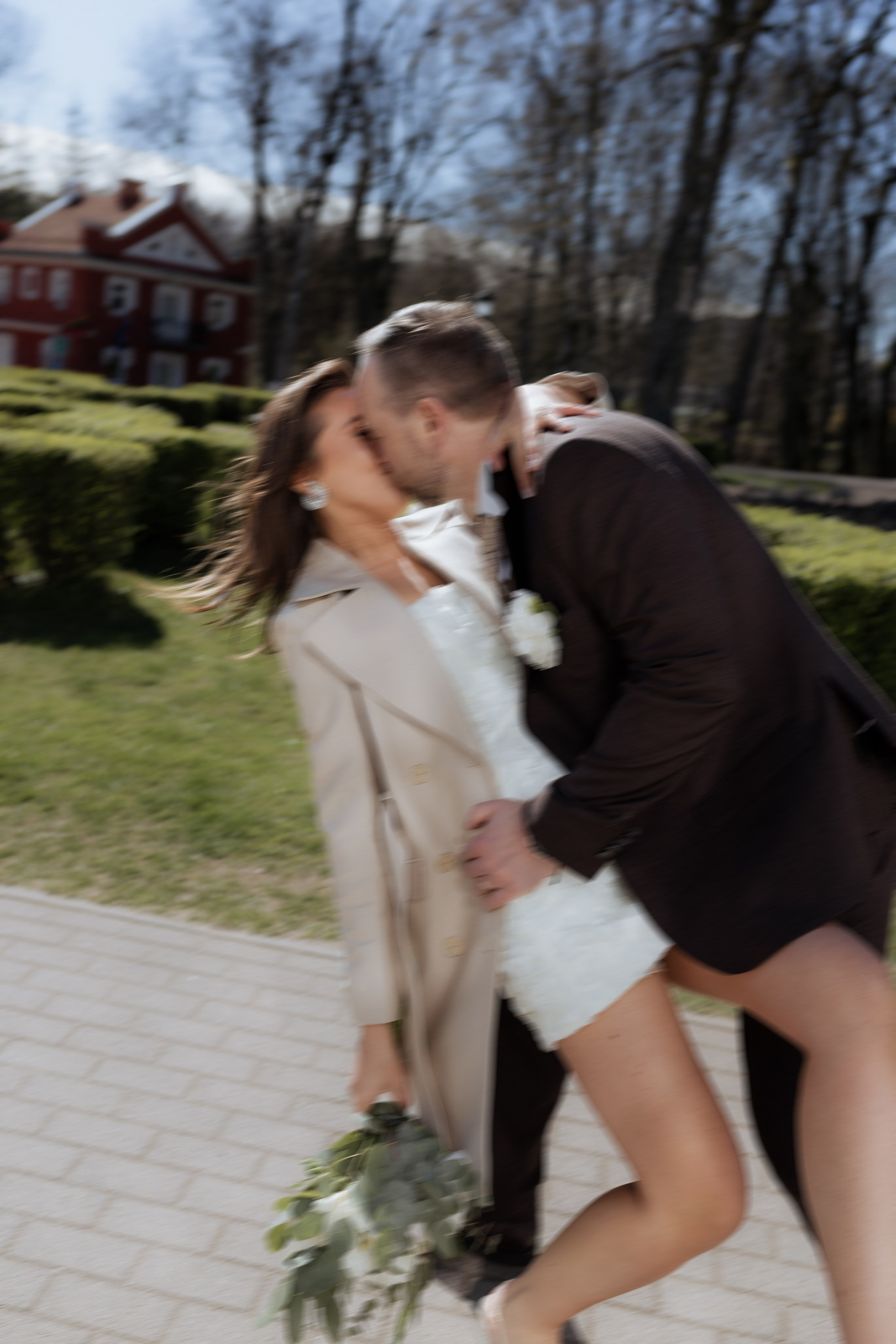 Monika ir Vytautas — miestu alsuojanti trumpa jaunųjų fotosesija Kaune