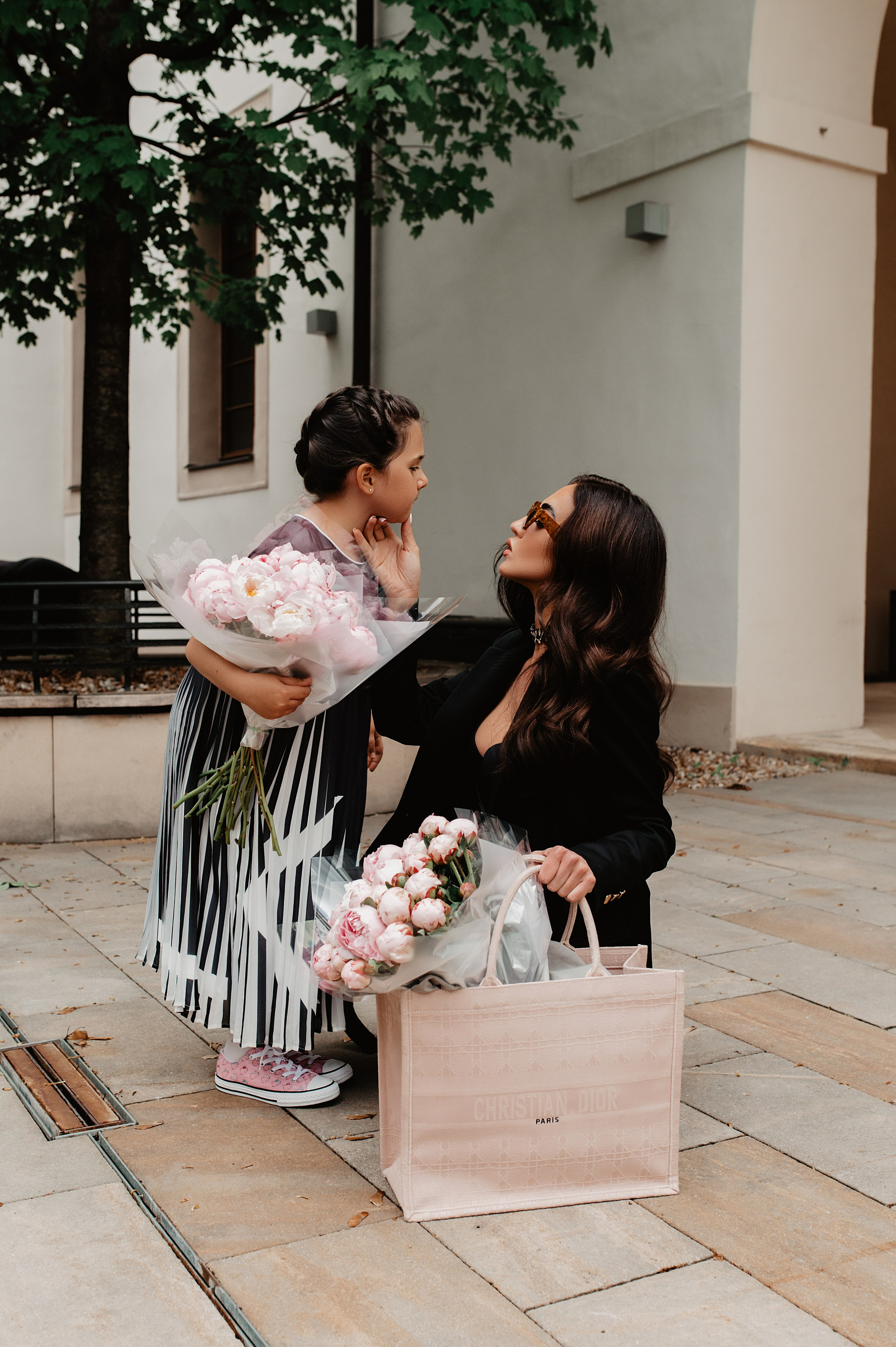 Nairi&ari. ANNA-MARIA PHOTO CONTENT CREATOR — photographer, aesthete, artist, and visual expert for Instagram in Prague