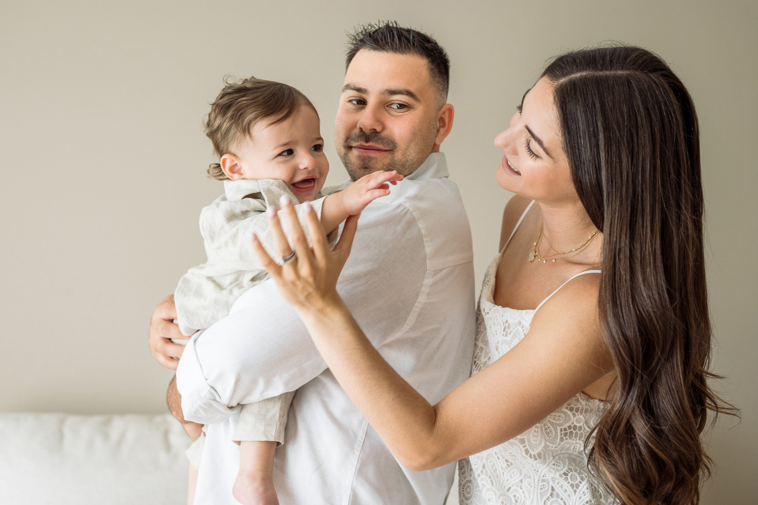 Felicia, Andy, Ethan. 1st year at home. Alisa Tant — Family and newborn photographer Bucks County, Montgomery county, Philadelphia, NJ