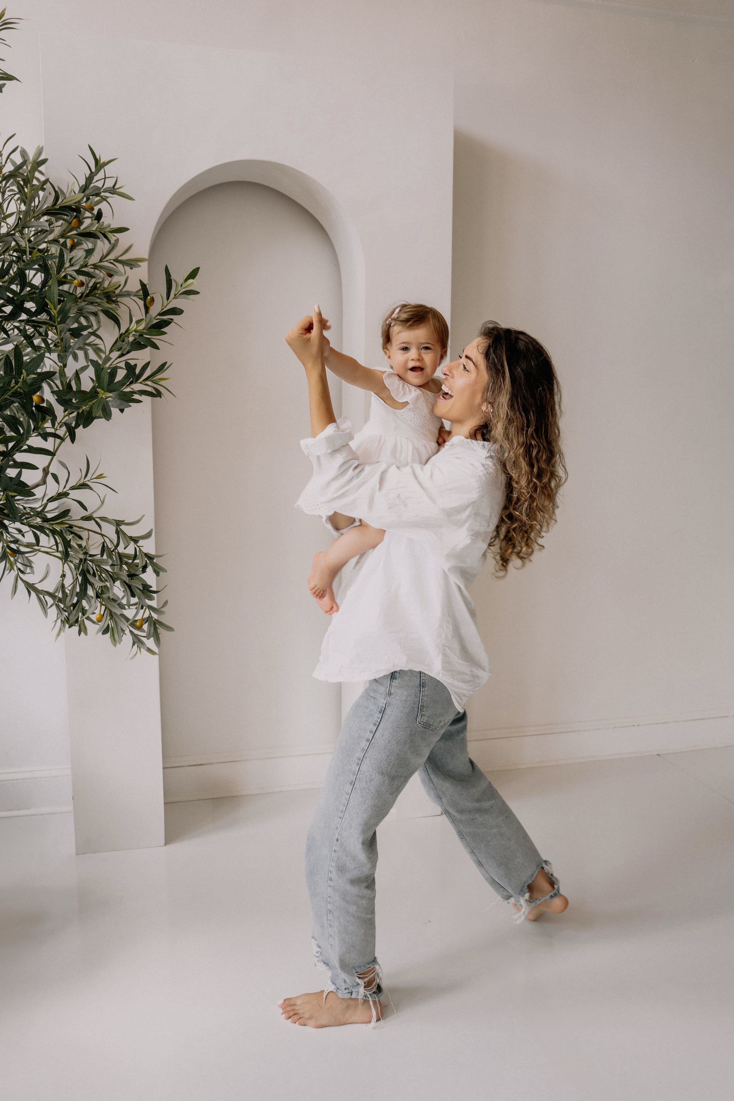 First Birthday Studio Photography – A Milestone Celebration. Alisa Tant — Family and newborn photographer Bucks County, Montgomery county, Philadelphia, NJ