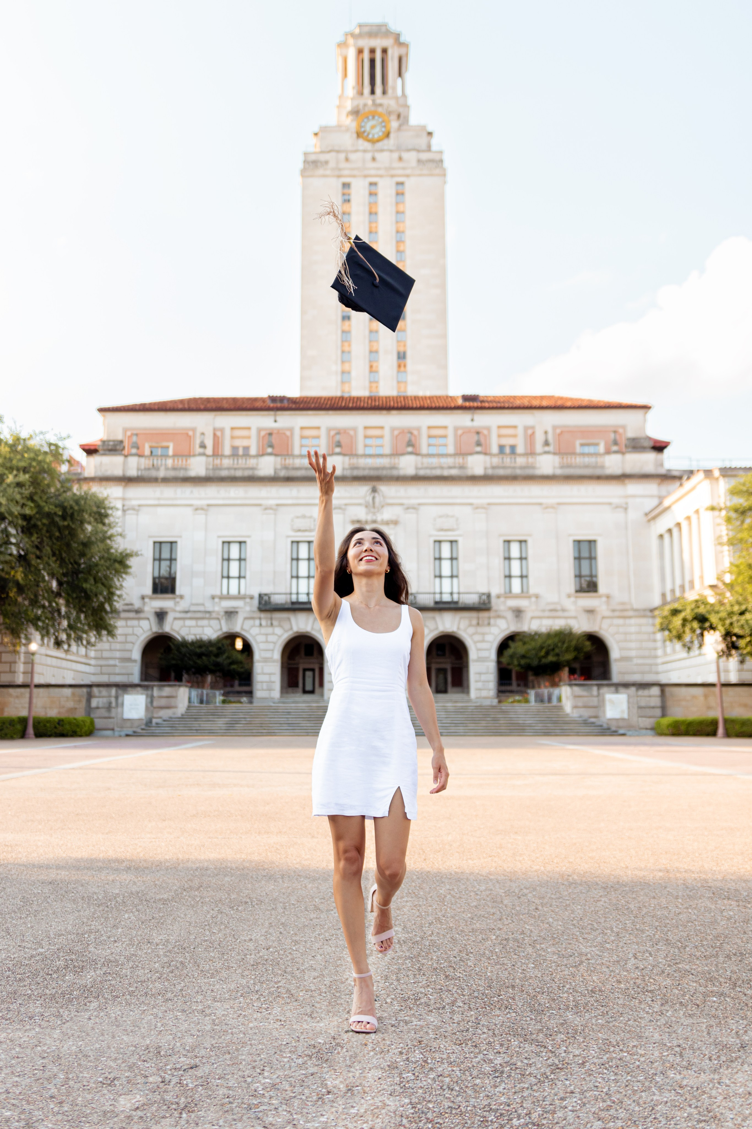 Saskia’s senior photoshoot at the University of Texas Austin