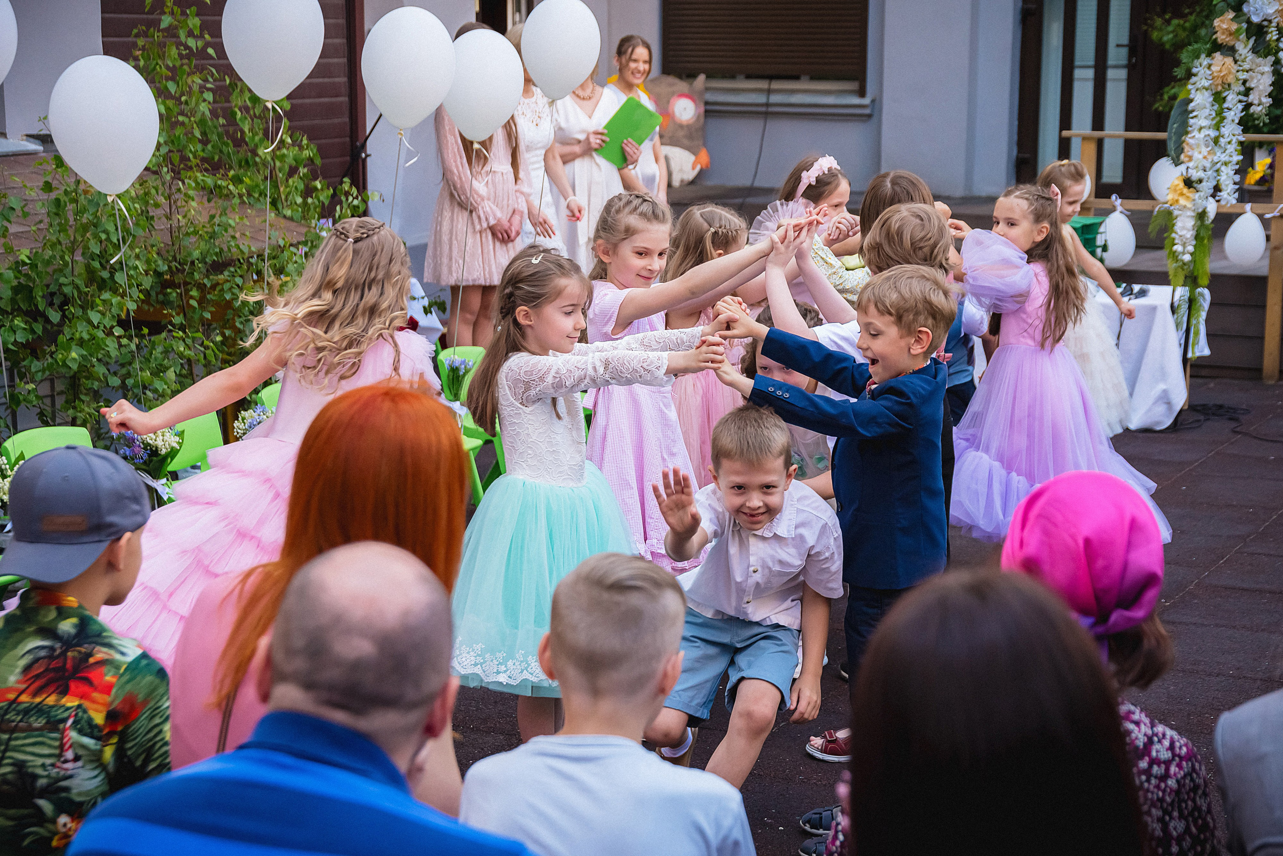 Zīles Skolas Izlaidums. Fotogrāfs Rīgā. Gīmenes, individuālās un dažādu produktu fotosesijas