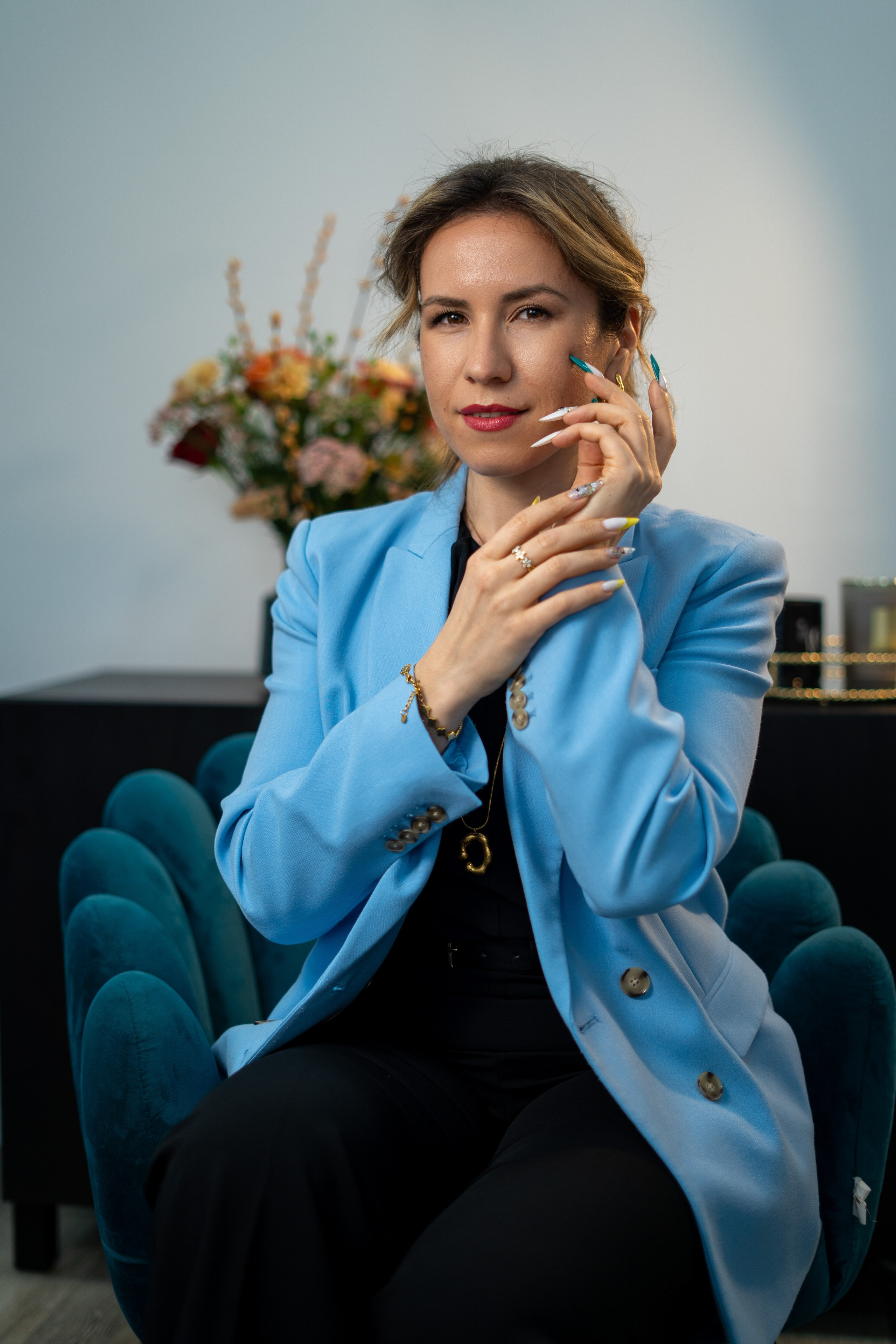 Nina Petrasco. Frames by Giovani Braga