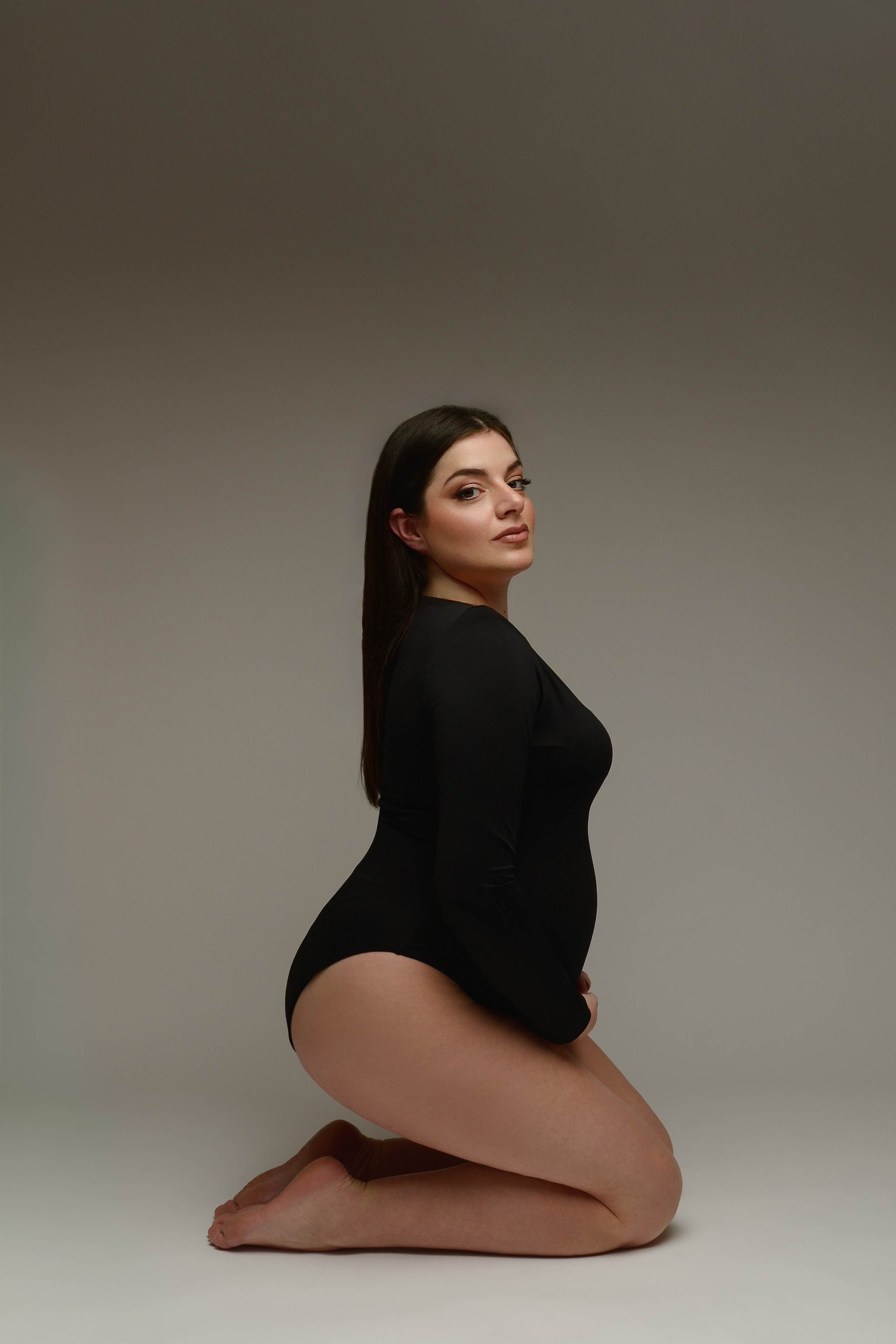 Maternity Vogue Style Photoshoot. WELCOME