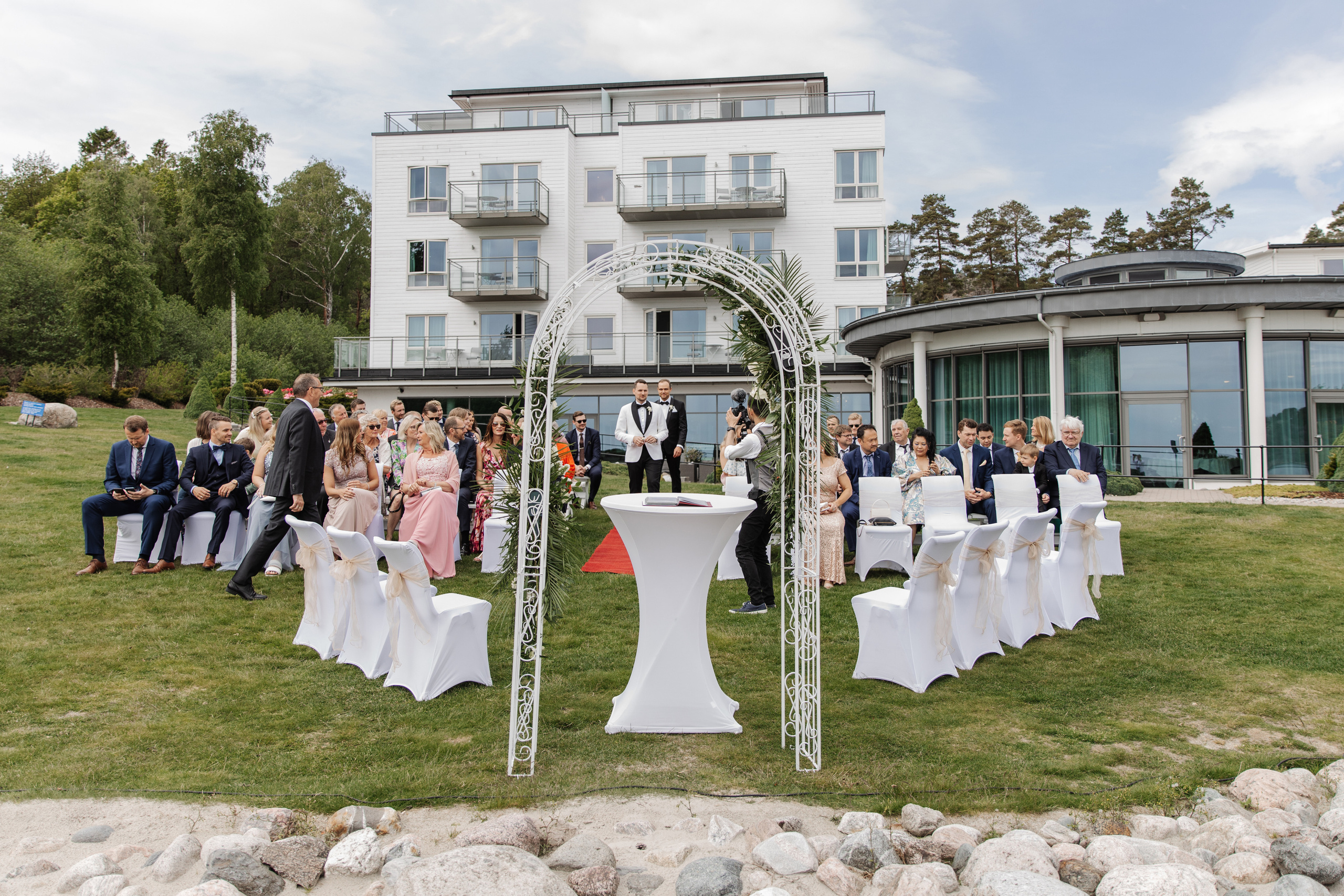 ELISE & PER ARNE. HOME