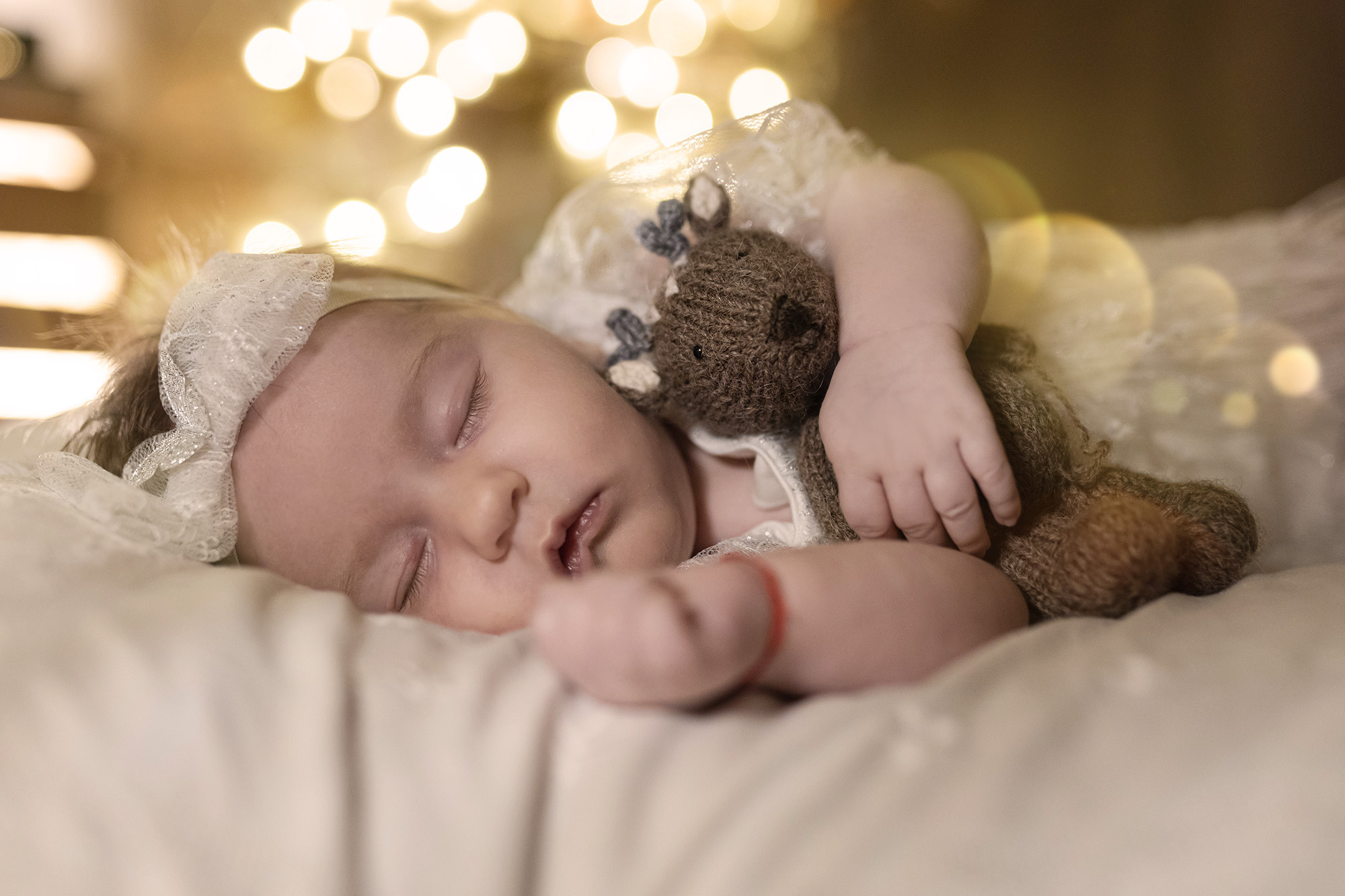 Praznična fotosesija sa elegantnim novogodišnjim setovima