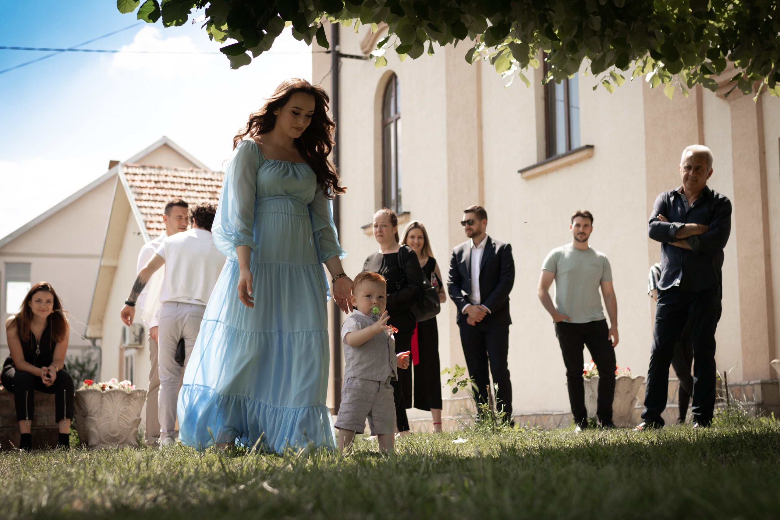 fotografija devojke i malog dečaka