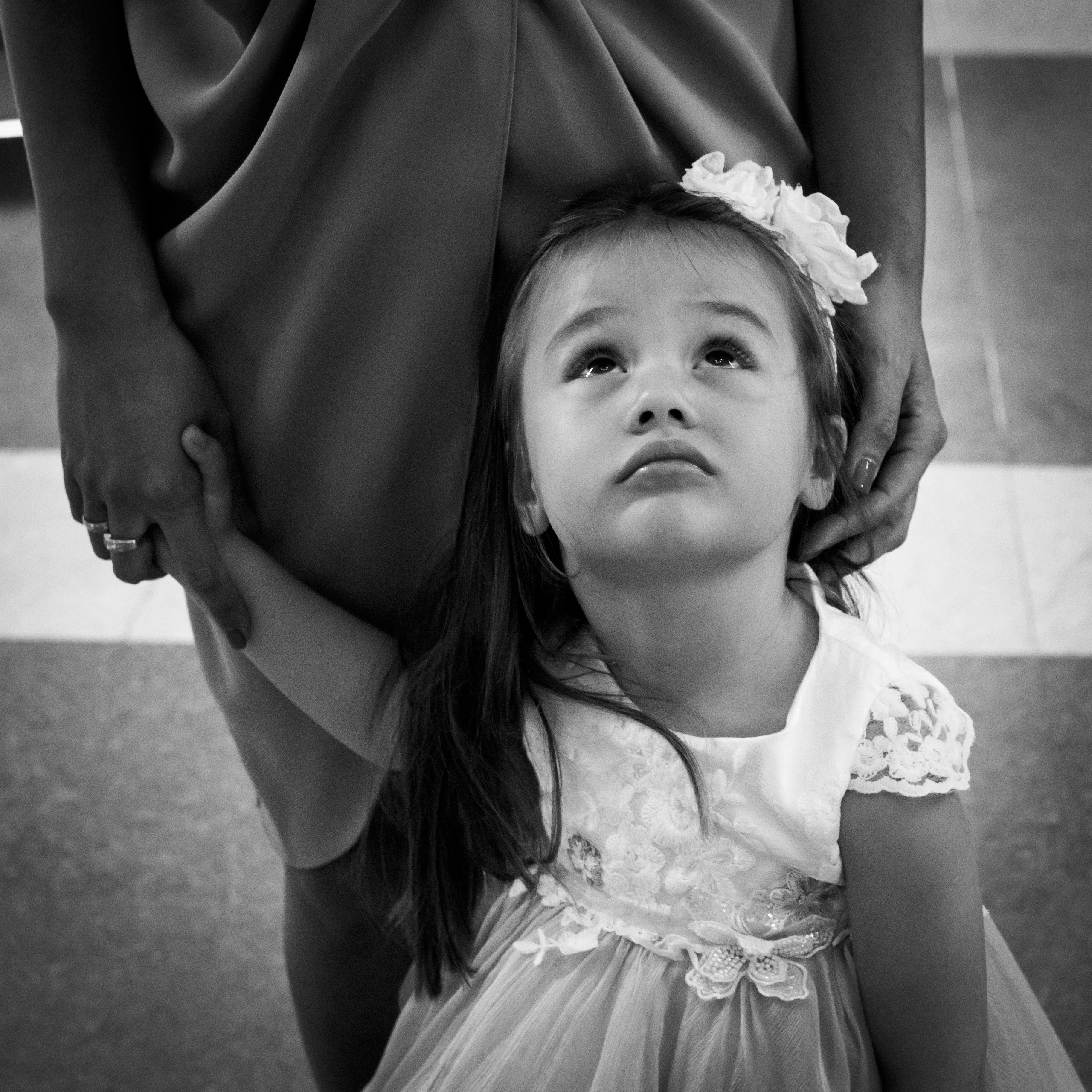 crno - bela slika devojčice