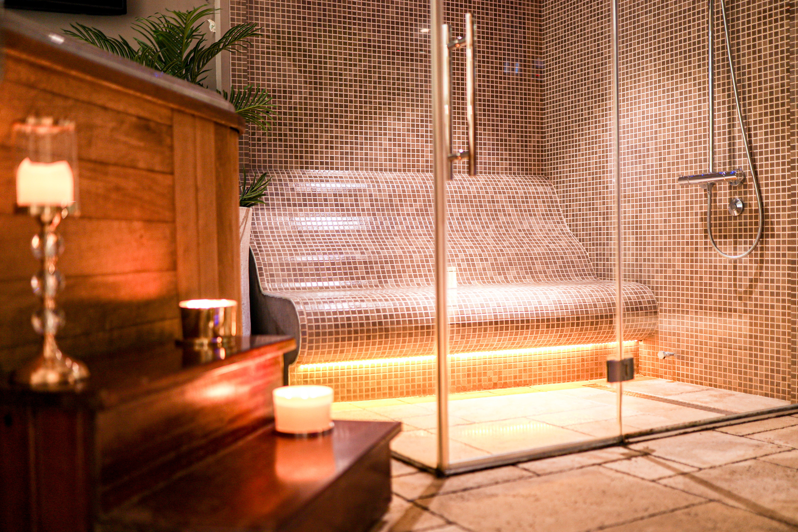 Fotografije enternijer luksuznih Marconio spa apartmana sa bazenom