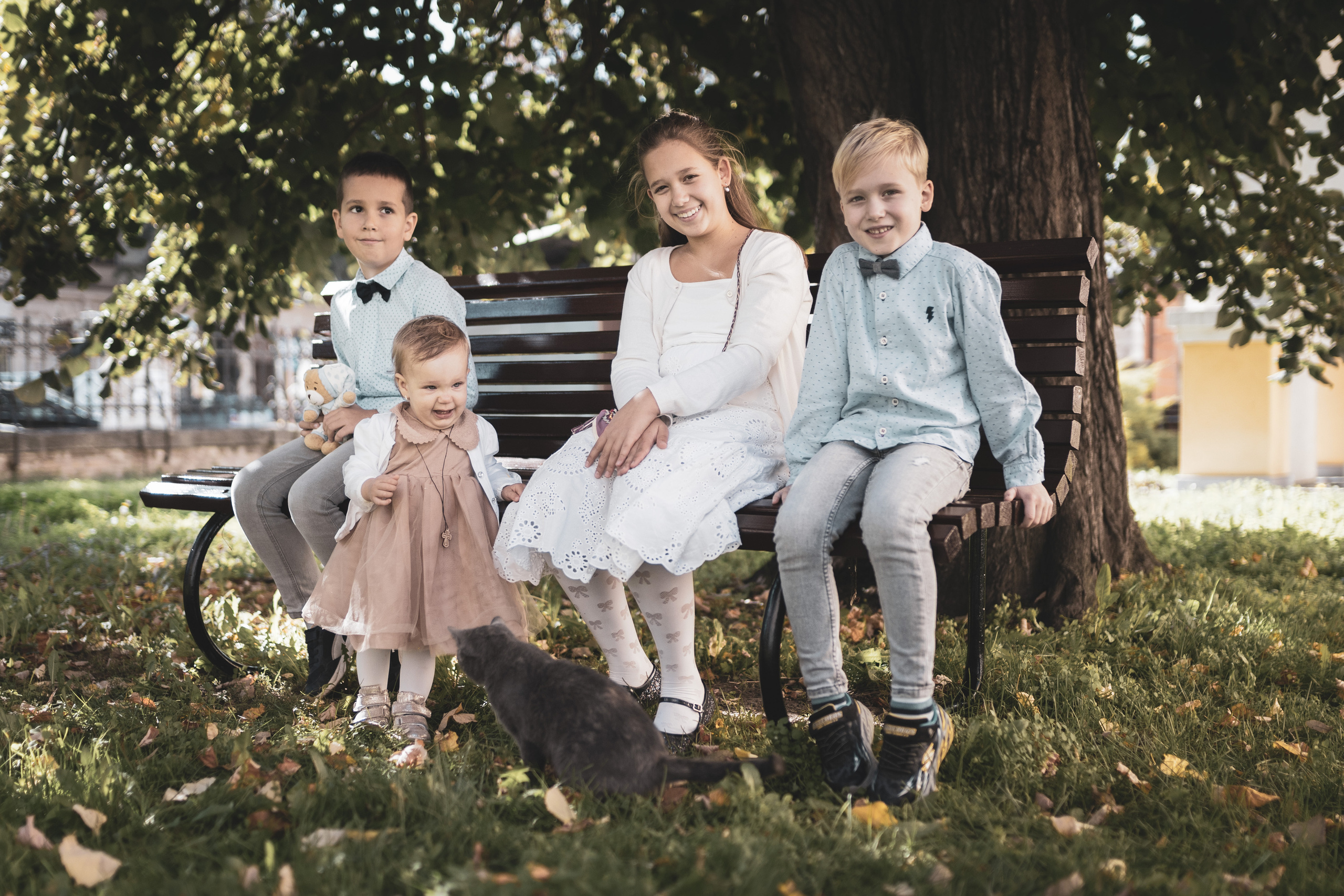 fotografisanje dece na klupi