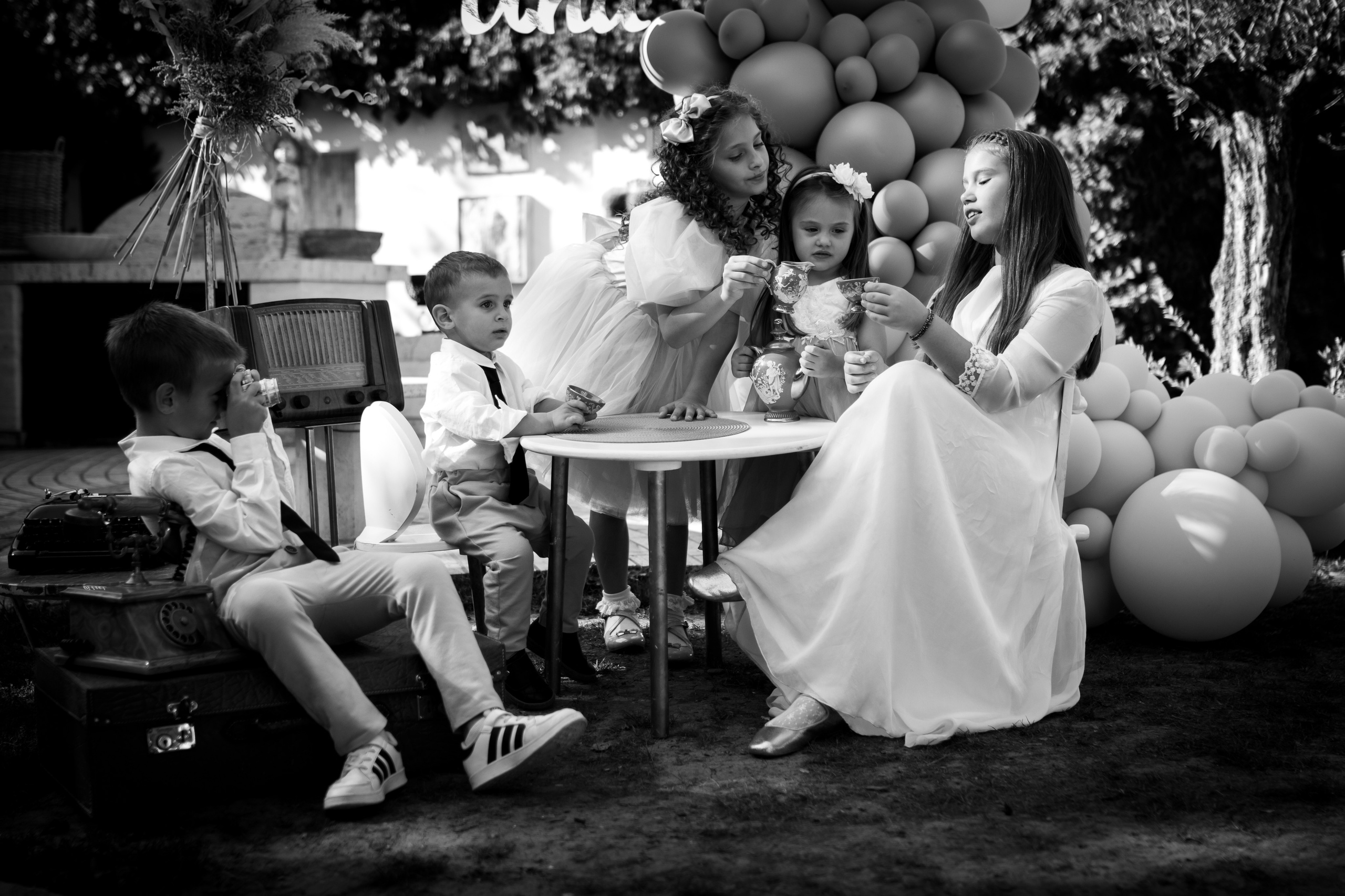 crno-bela fotografija rođendana