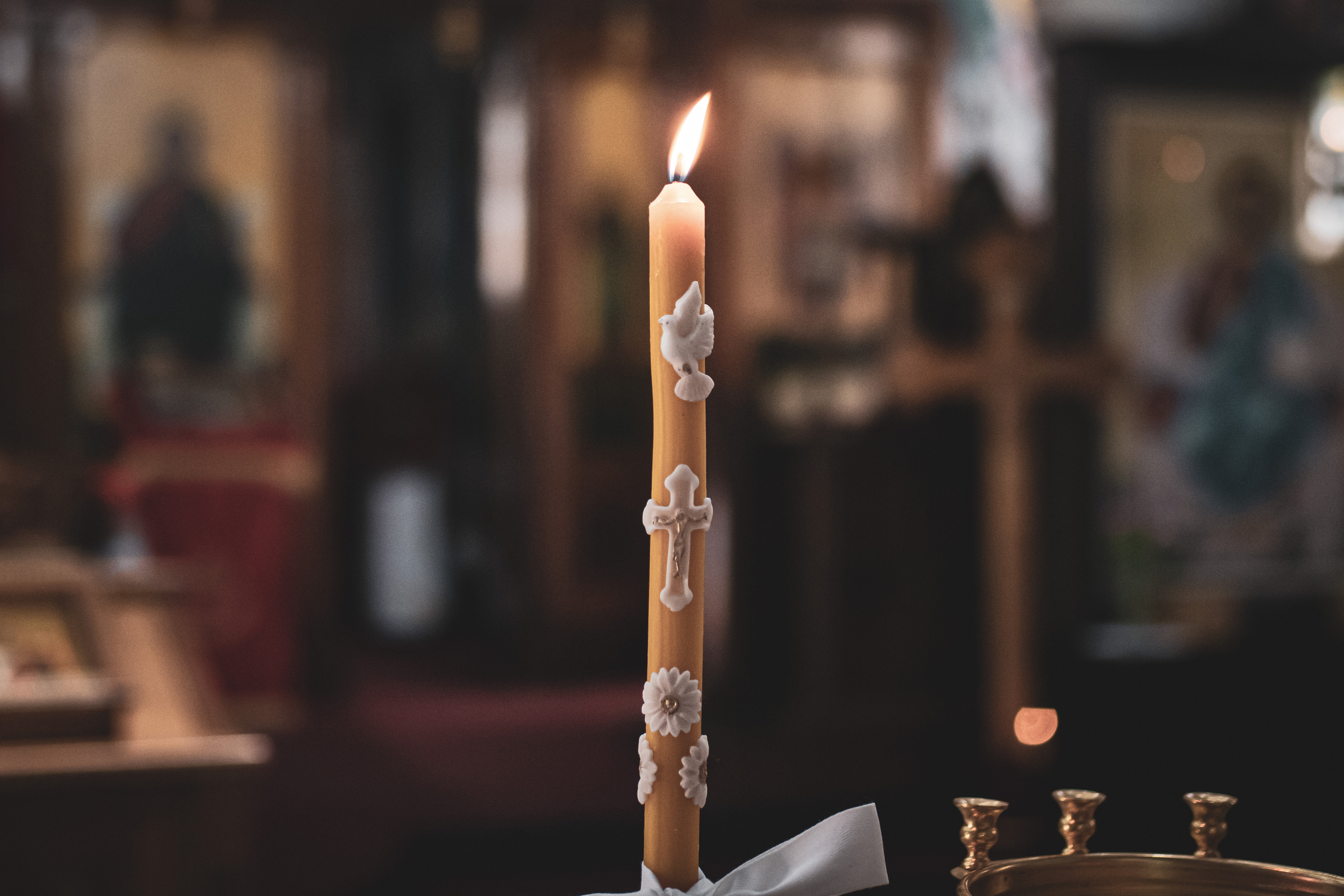 fotografija upaljenje sveće