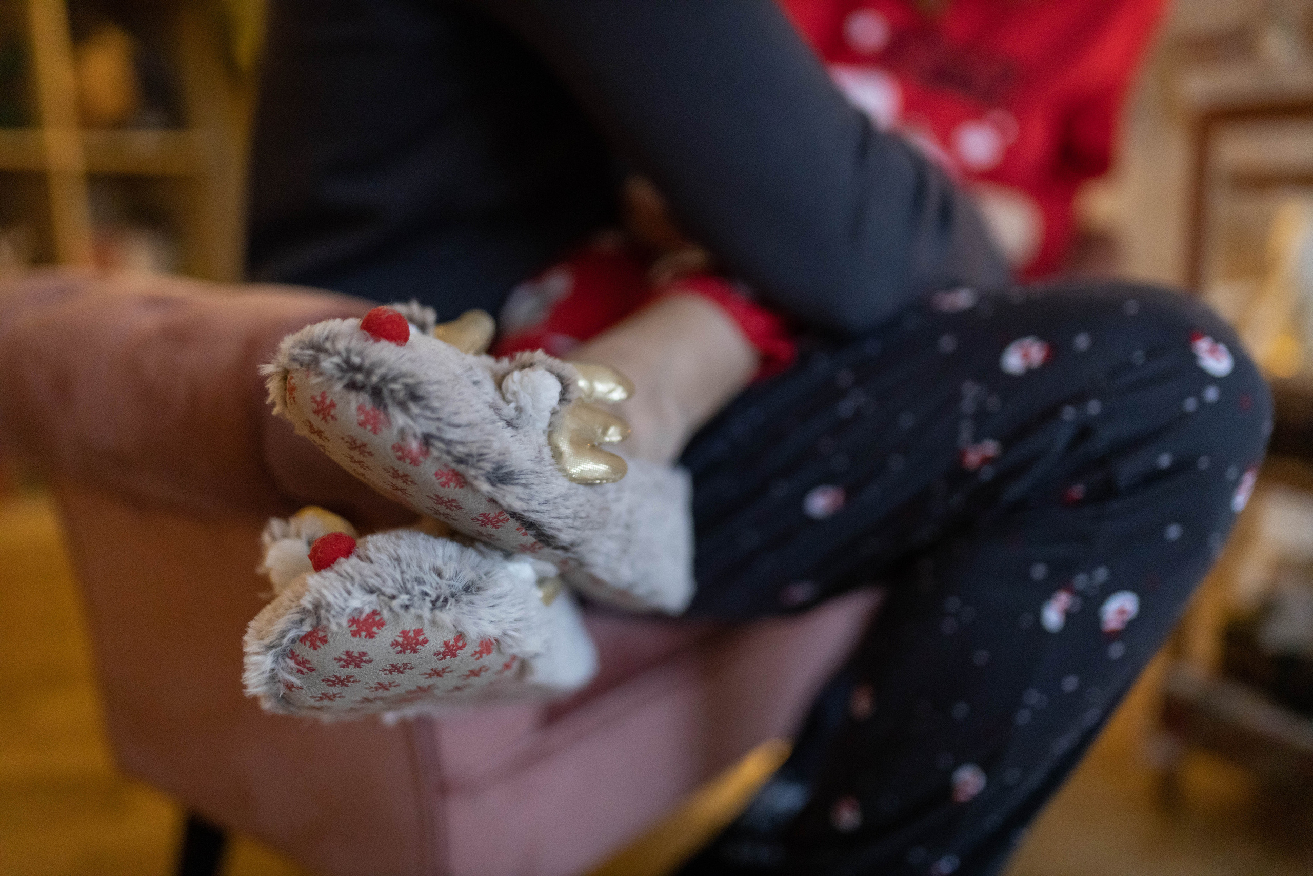 Praznična atmosfera uhvaćena na studijskom novogodišnjem fotografisanju