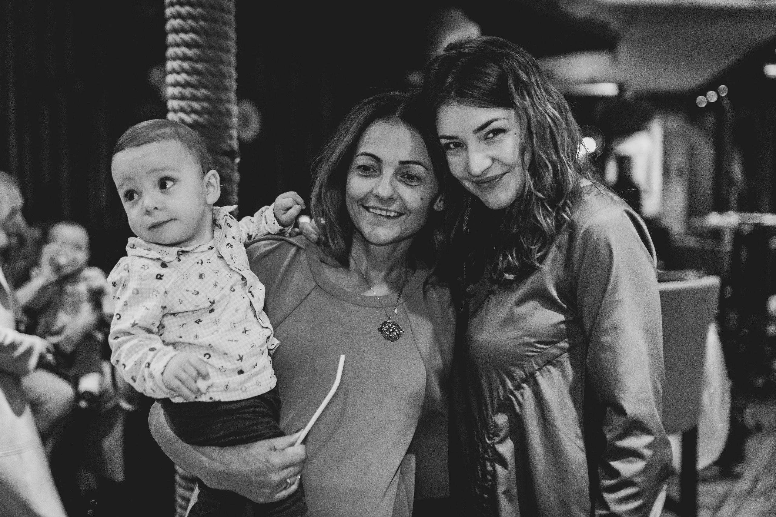 crno-bela fotografija sa proslave prvog rođendana