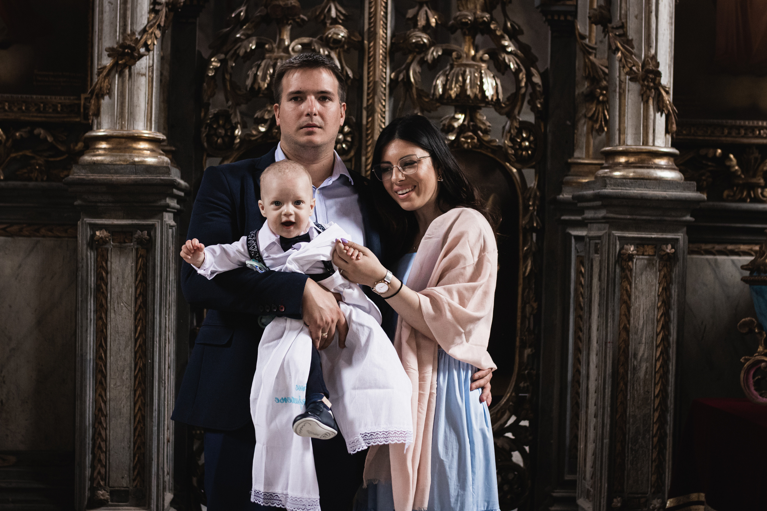 porodična fotografija sa krštenja