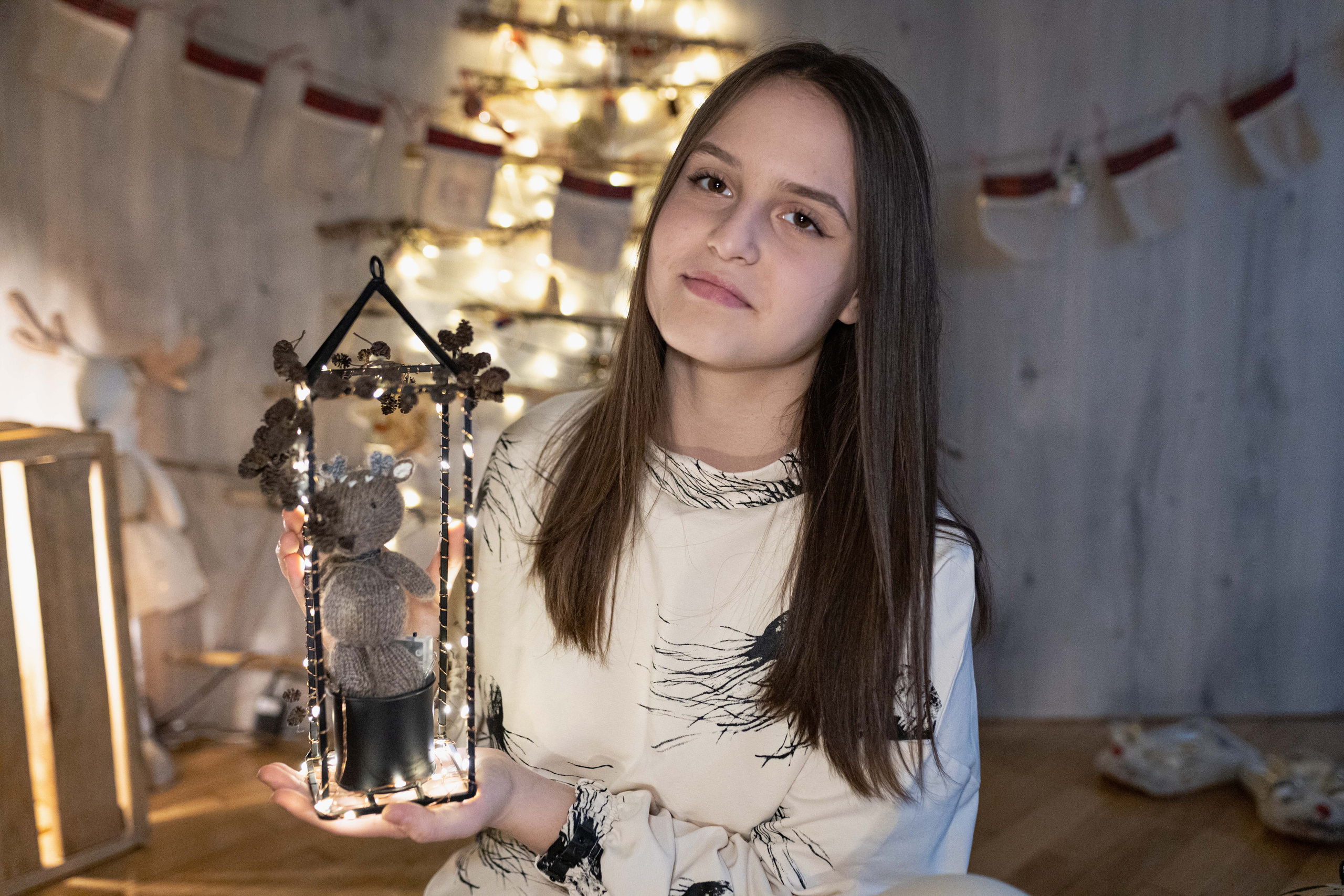 Deca u studiju na novogodišnjoj fotografiji