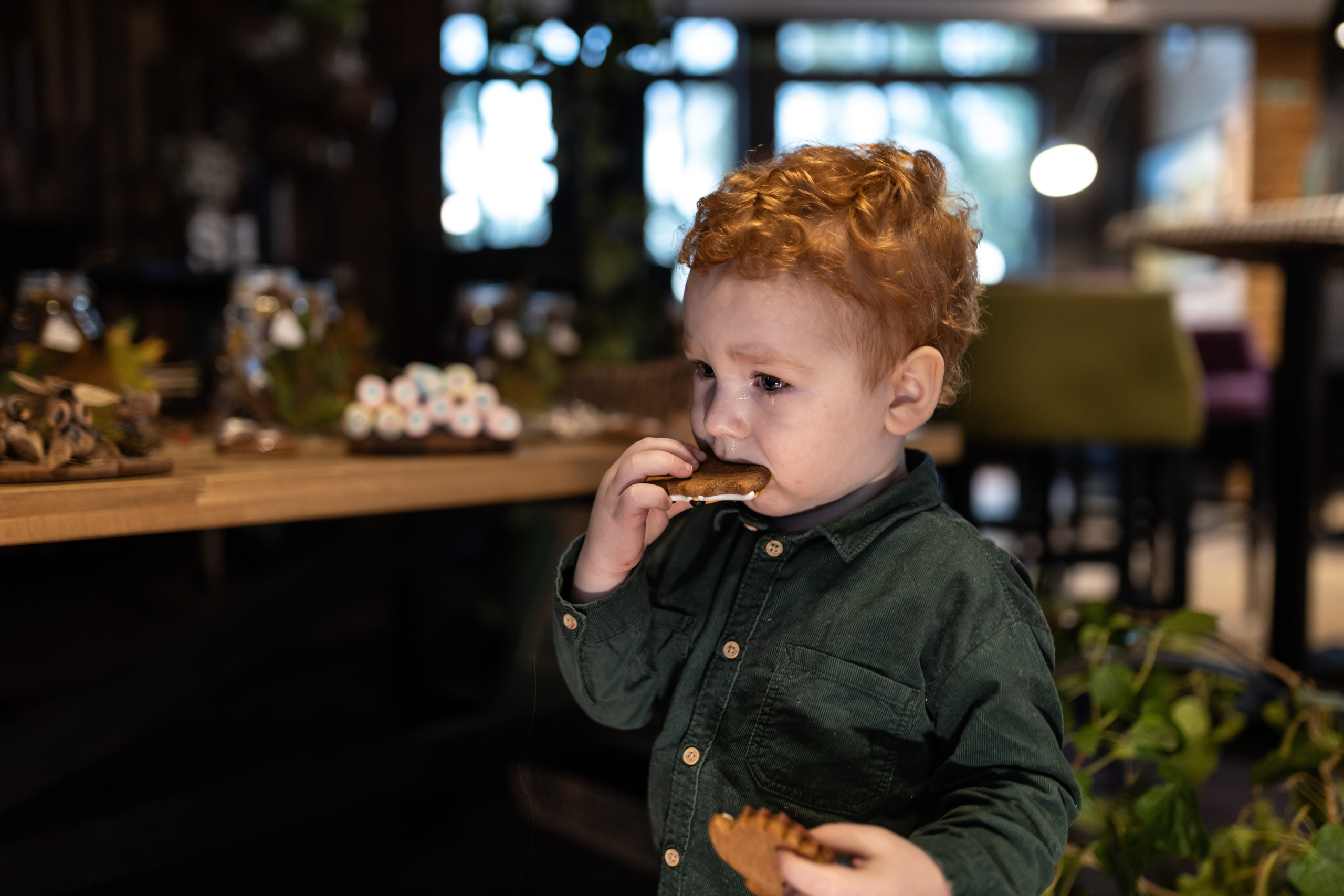 fotografisanje riđeg dečaka na proslavi prvog rođendana