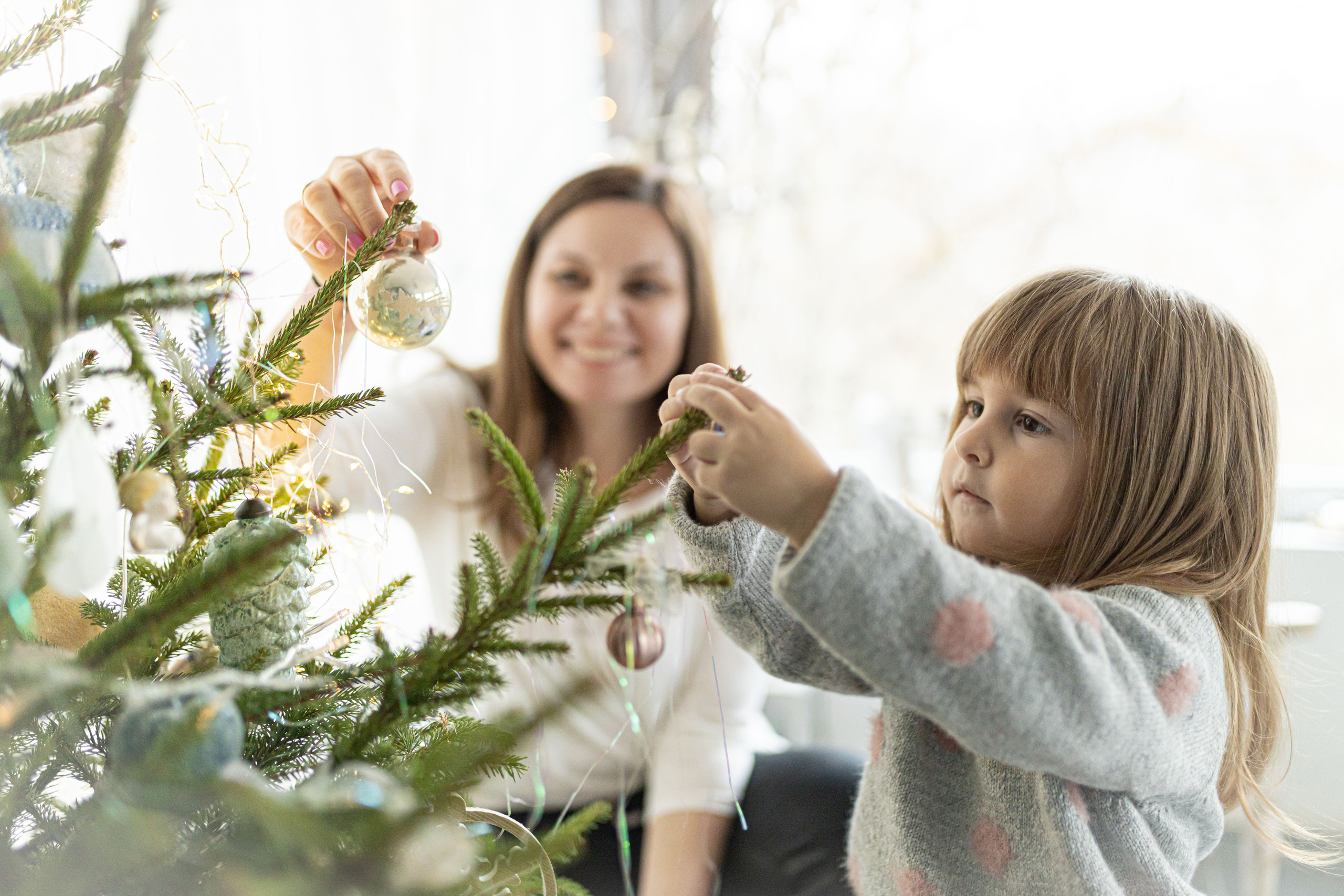 Deca u studiju na novogodišnjoj fotografiji