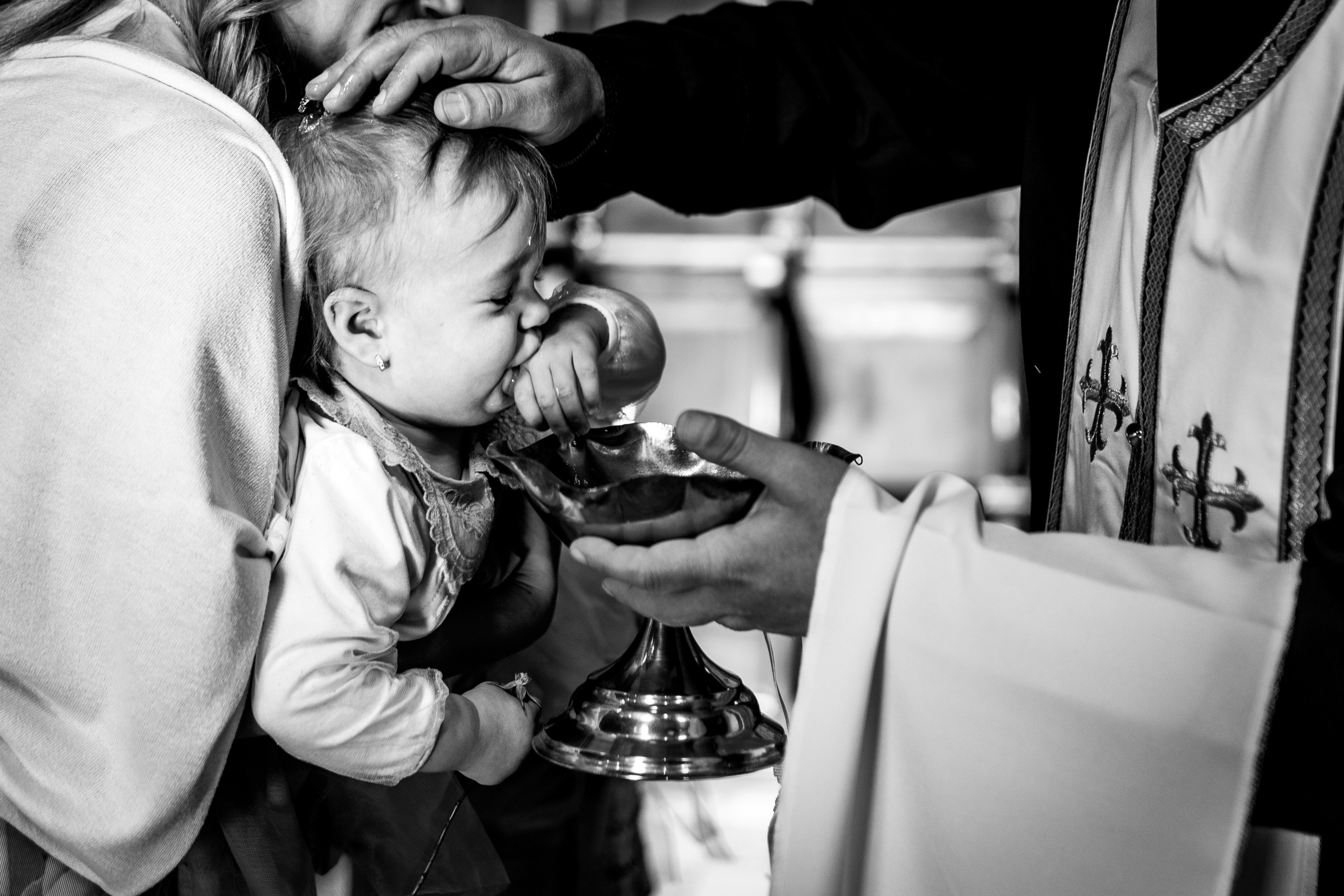 crno-bela fotografija male devojčice