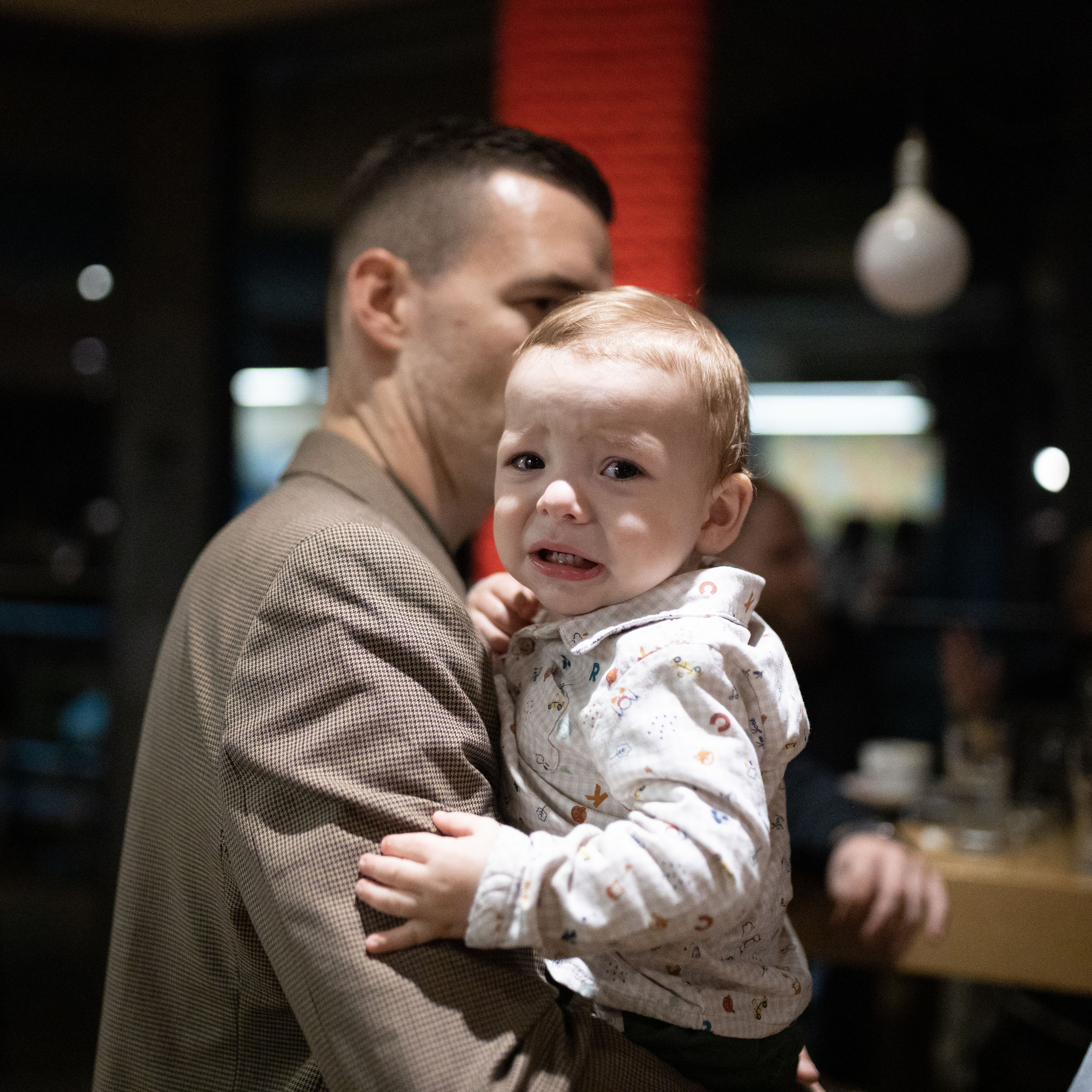 fotograficanje oca i sina na prvom rođendanu