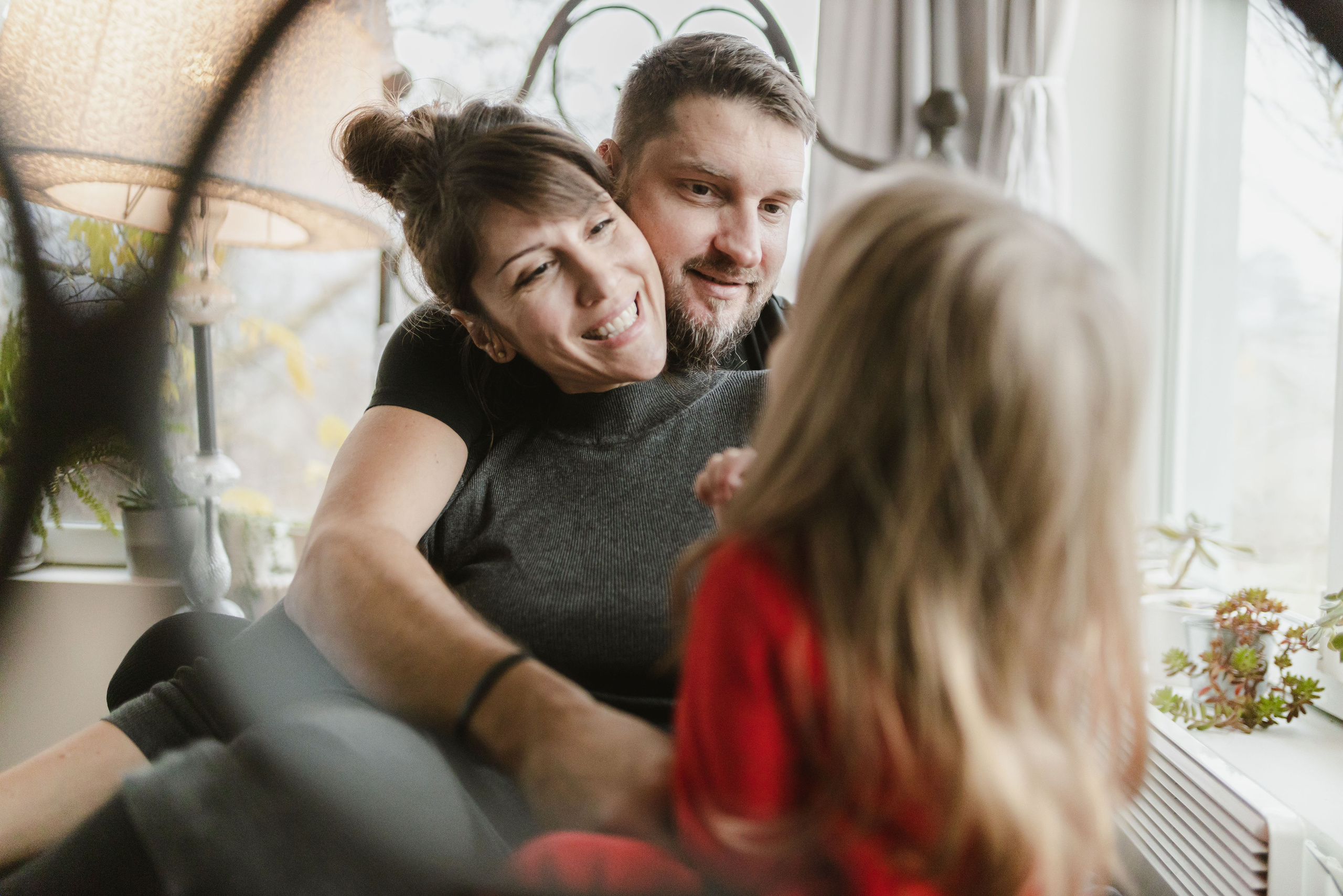 Deca u studiju na novogodišnjoj fotografiji