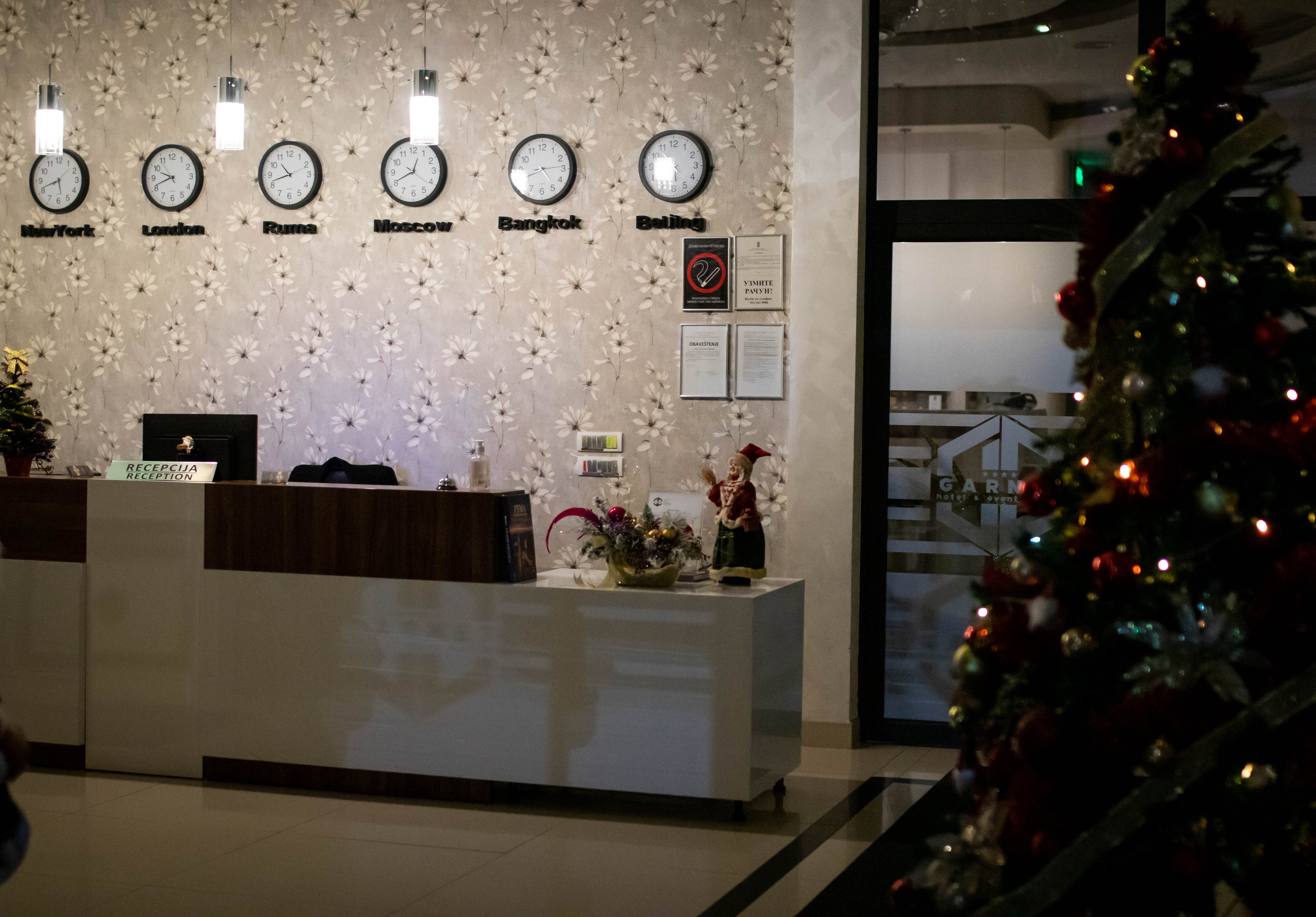 Fotografije enterijera jotela Garnet u Rumi