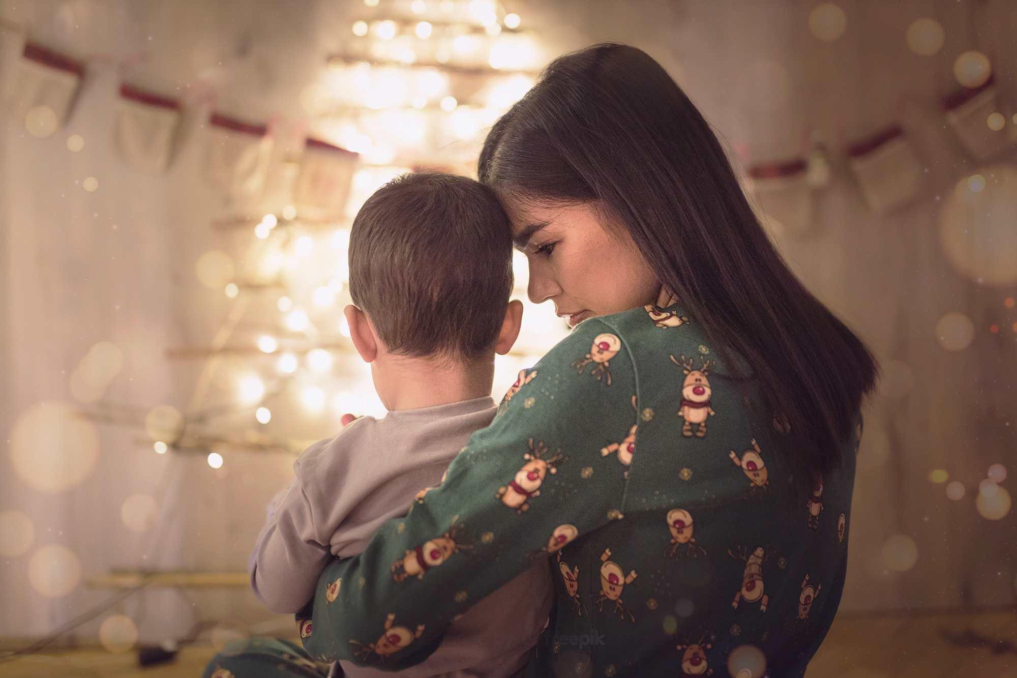 Deca u studiju na novogodišnjoj fotografiji