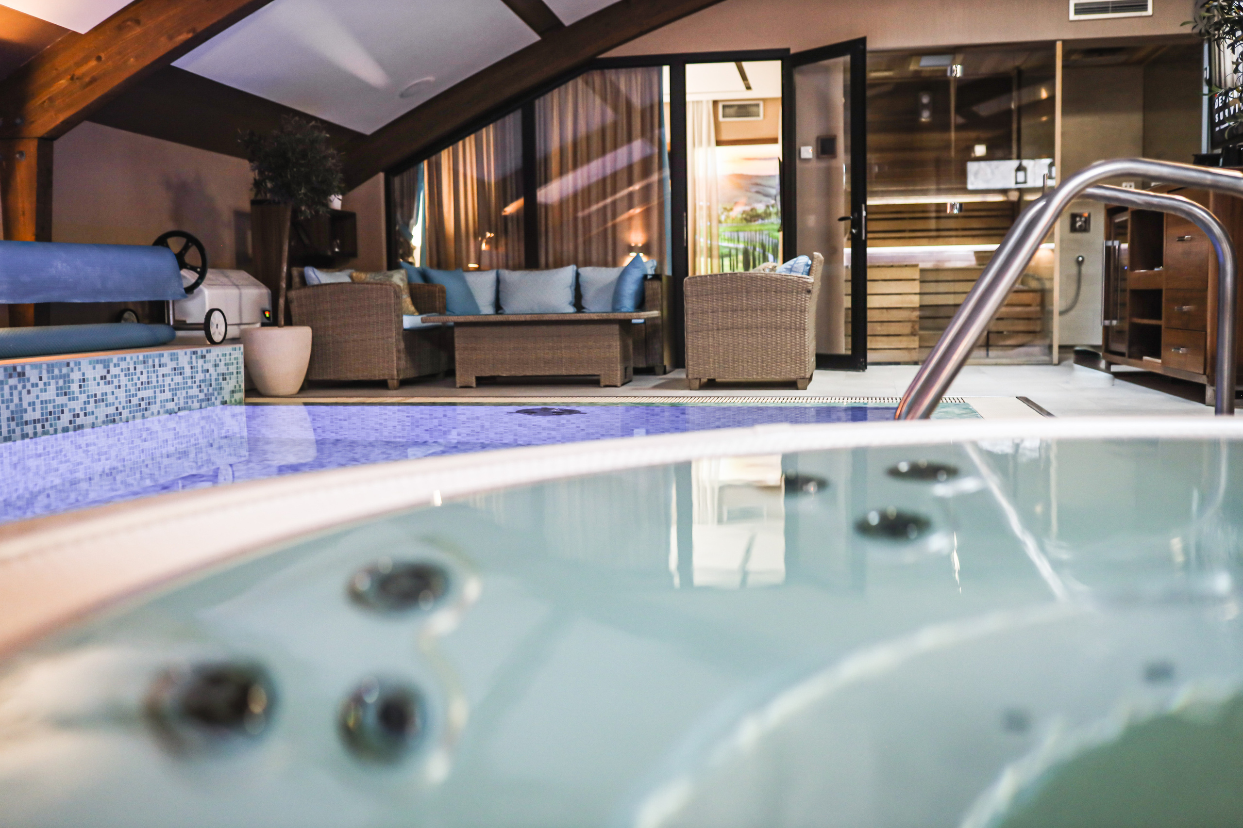 Fotografije enternijer luksuznih Marconio spa apartmana sa bazenom