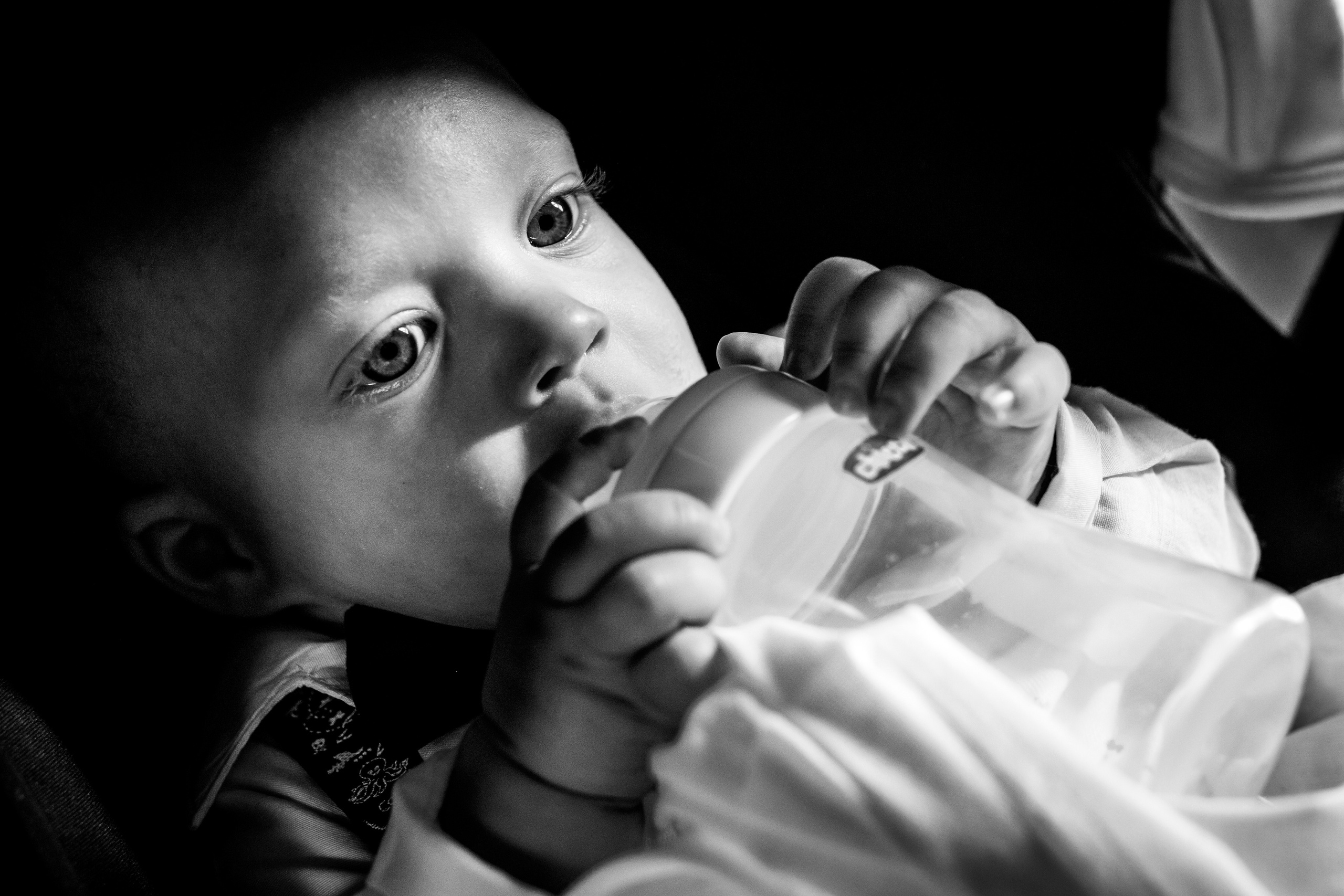 crno-bela fotografija bebe