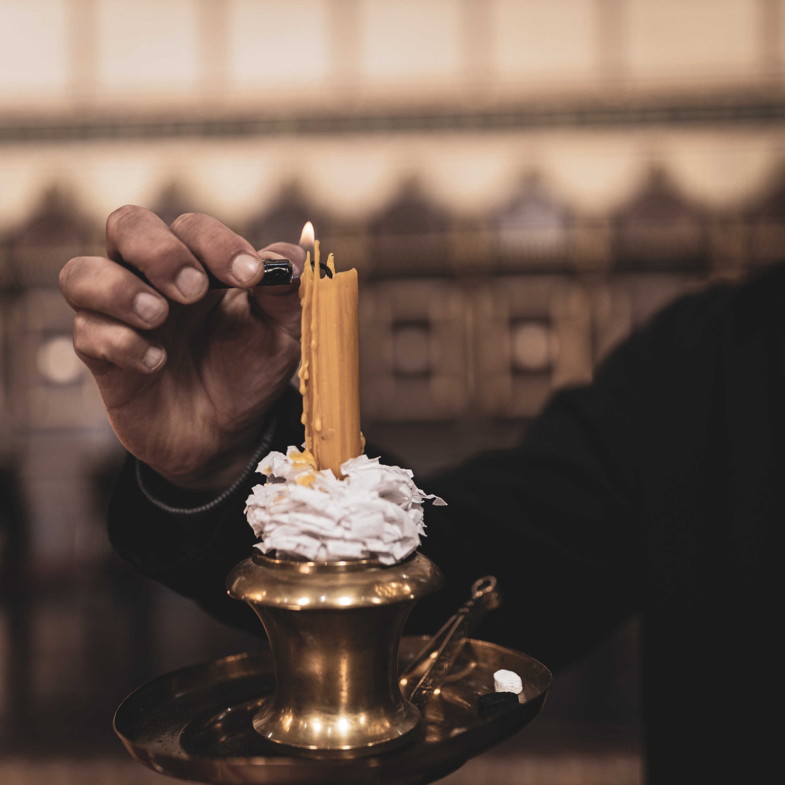 fotografija upaljene sveće