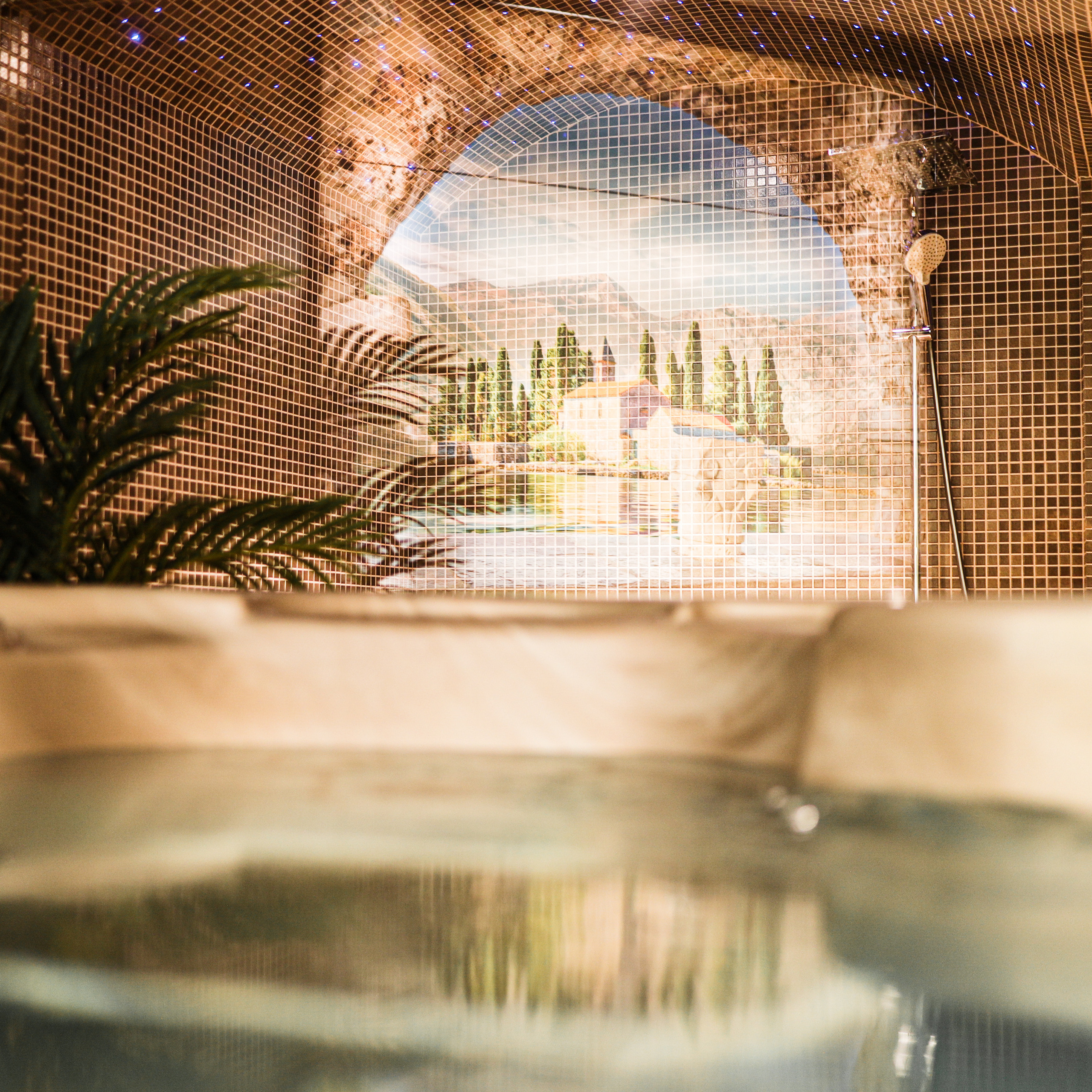 Fotografije enternijer luksuznih Marconio spa apartmana sa bazenom