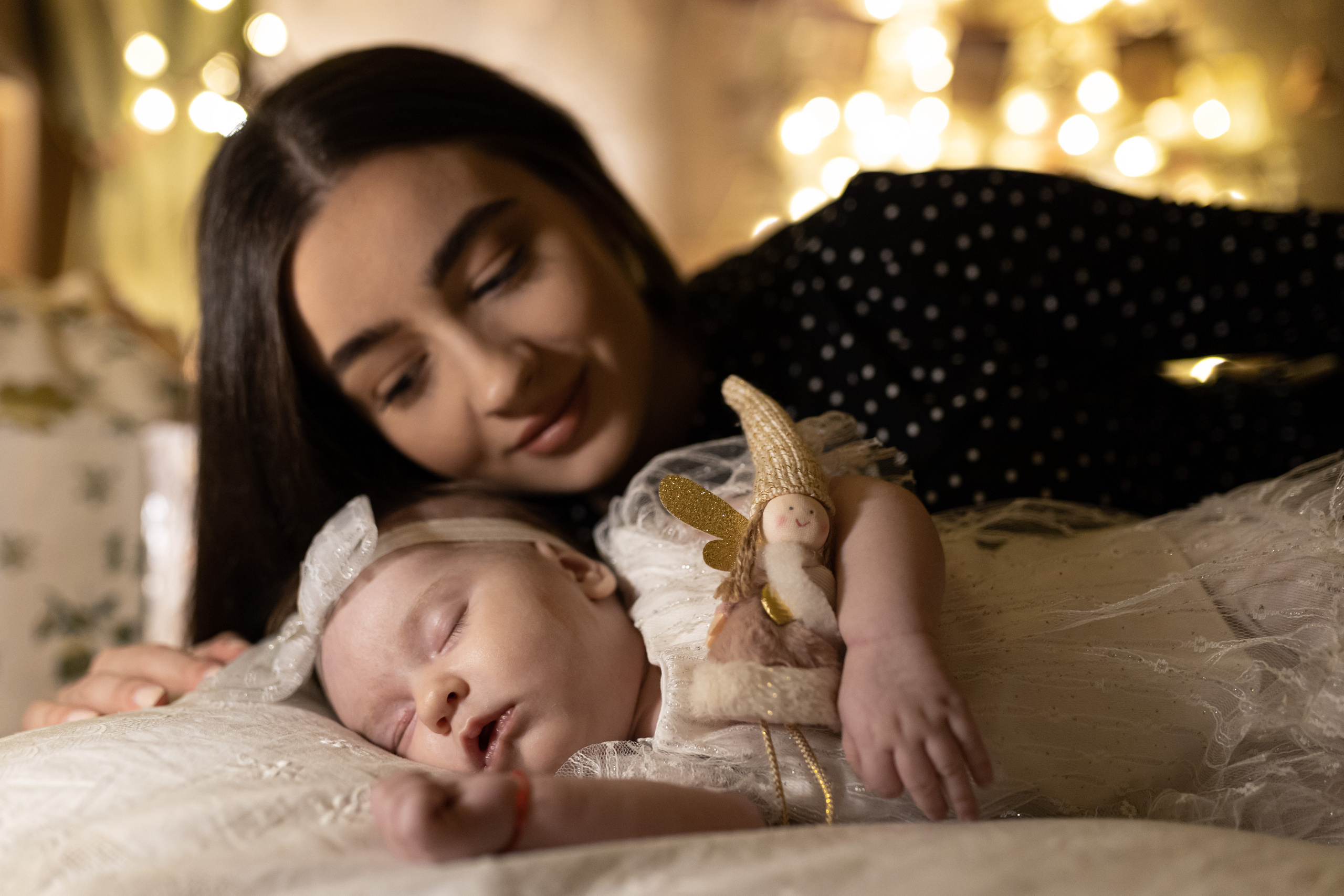 Deca u studiju na novogodišnjoj fotografiji