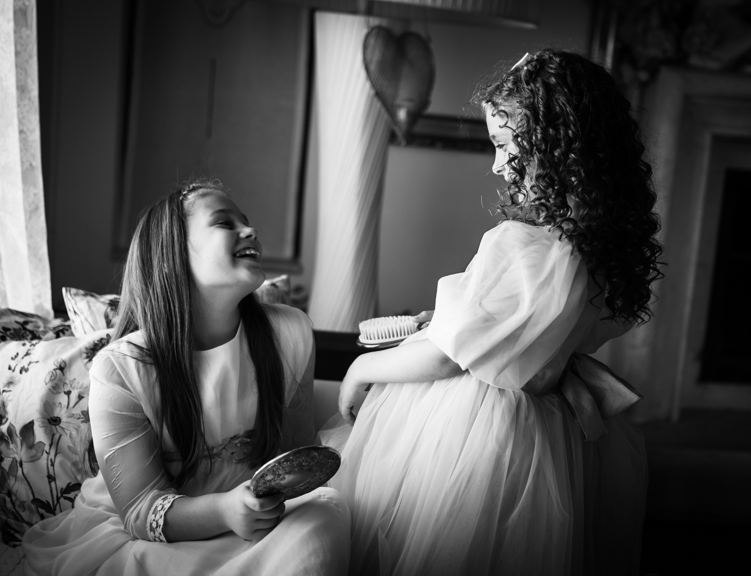 crno-bela fotografija prijateljstva