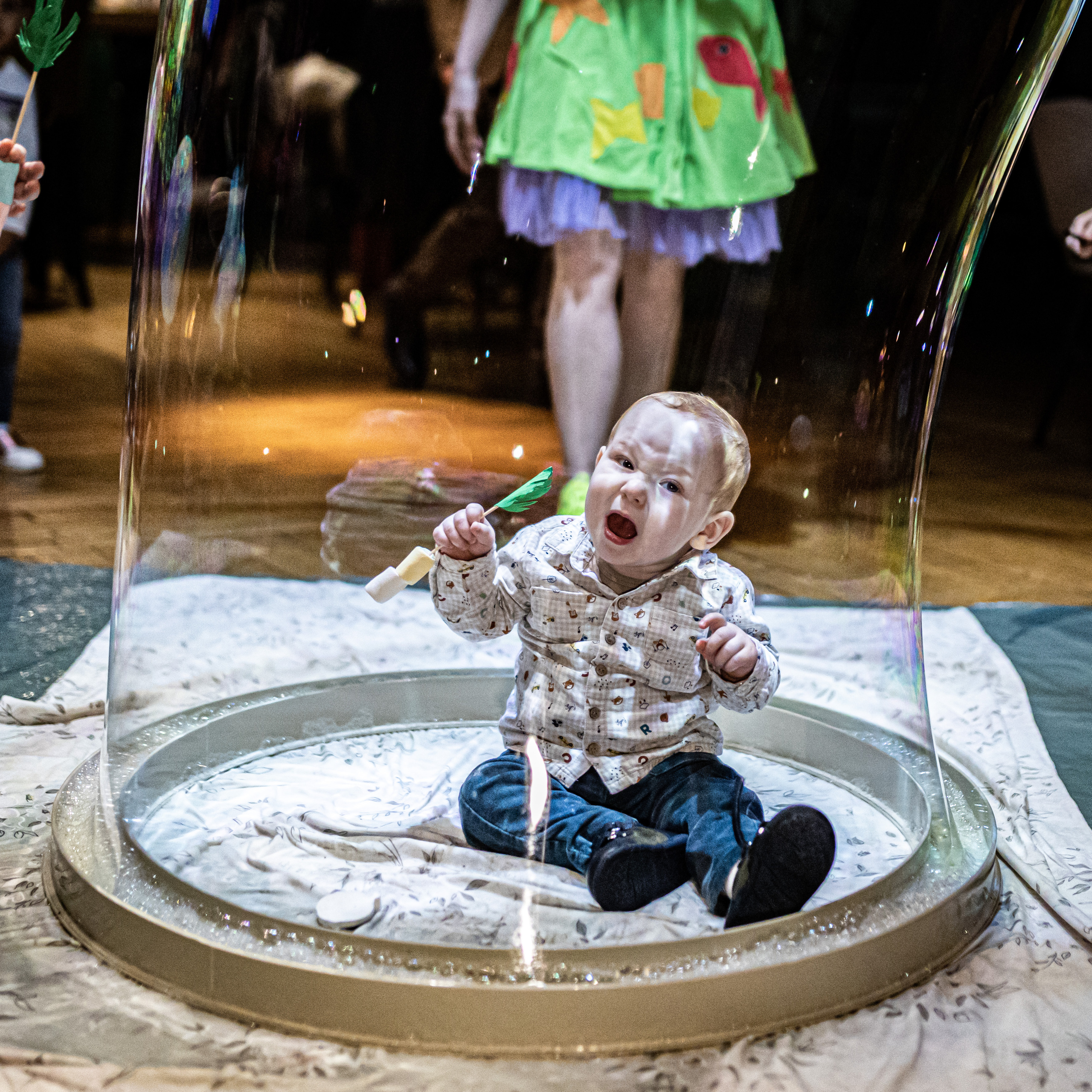 fotografisanje uplakanog dečaka u vodenom mehuru