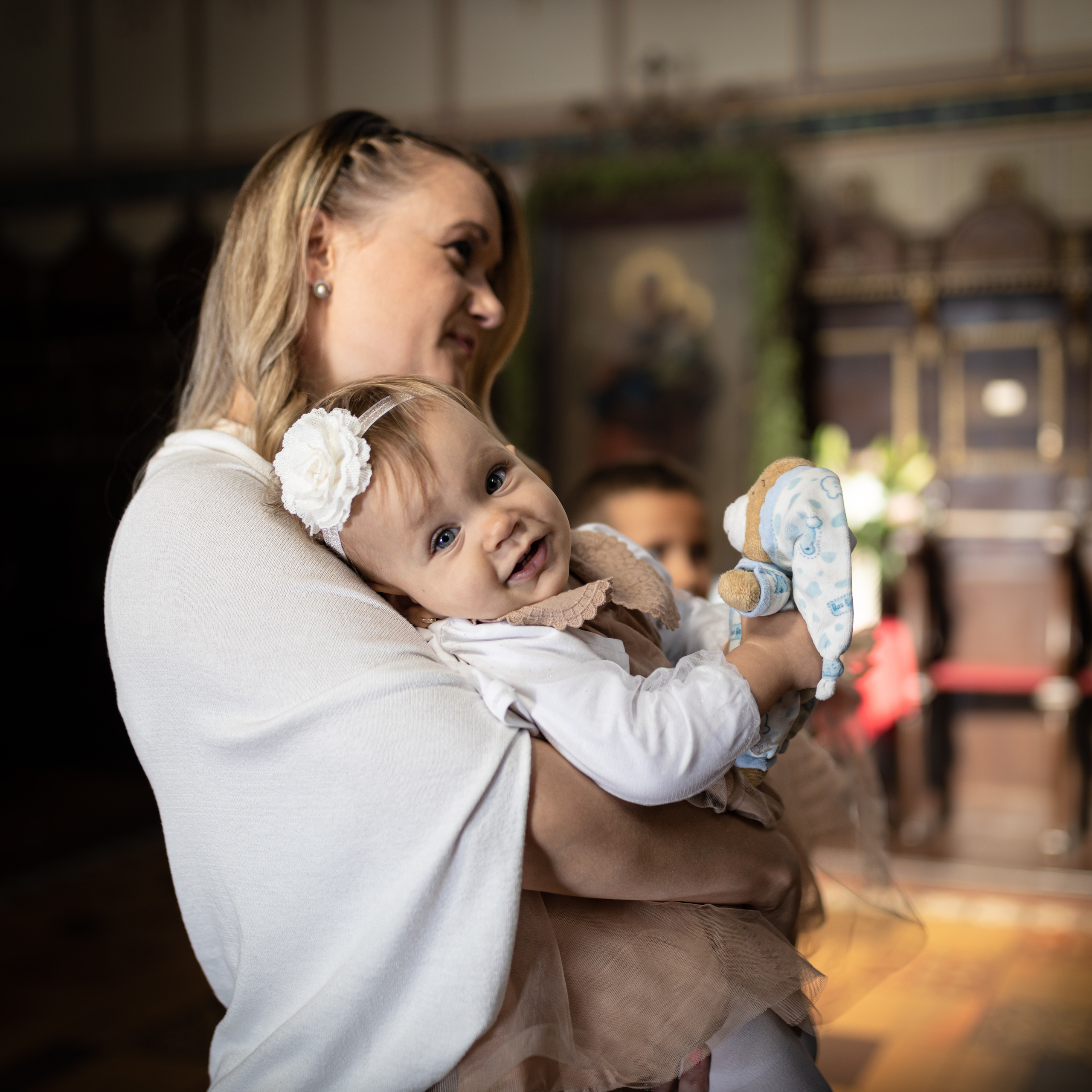 fotografija male devojčice i majke