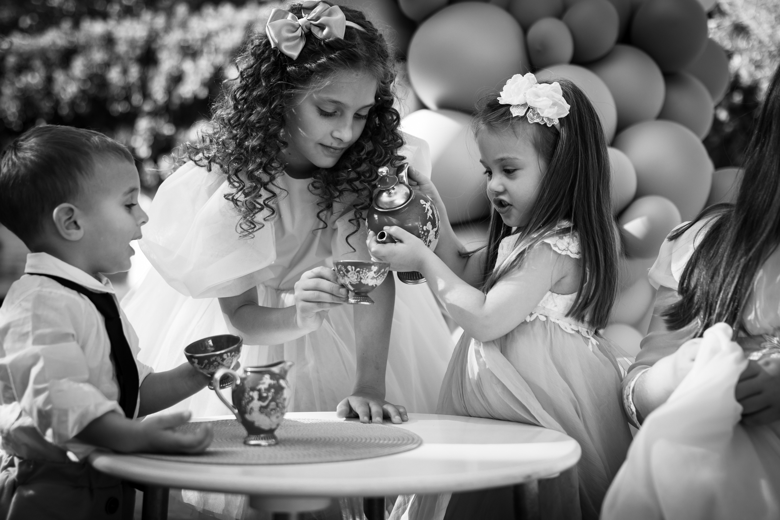 crno-bela fotografija drugara