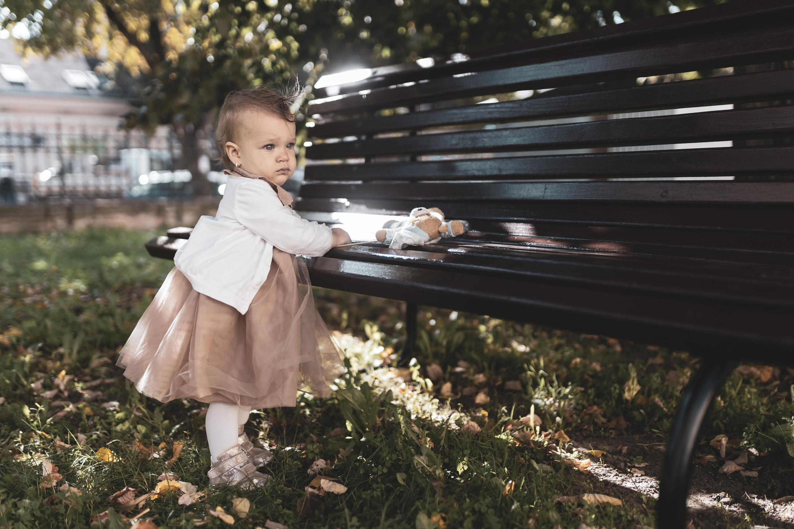 fotografisanje devojčice na klupi