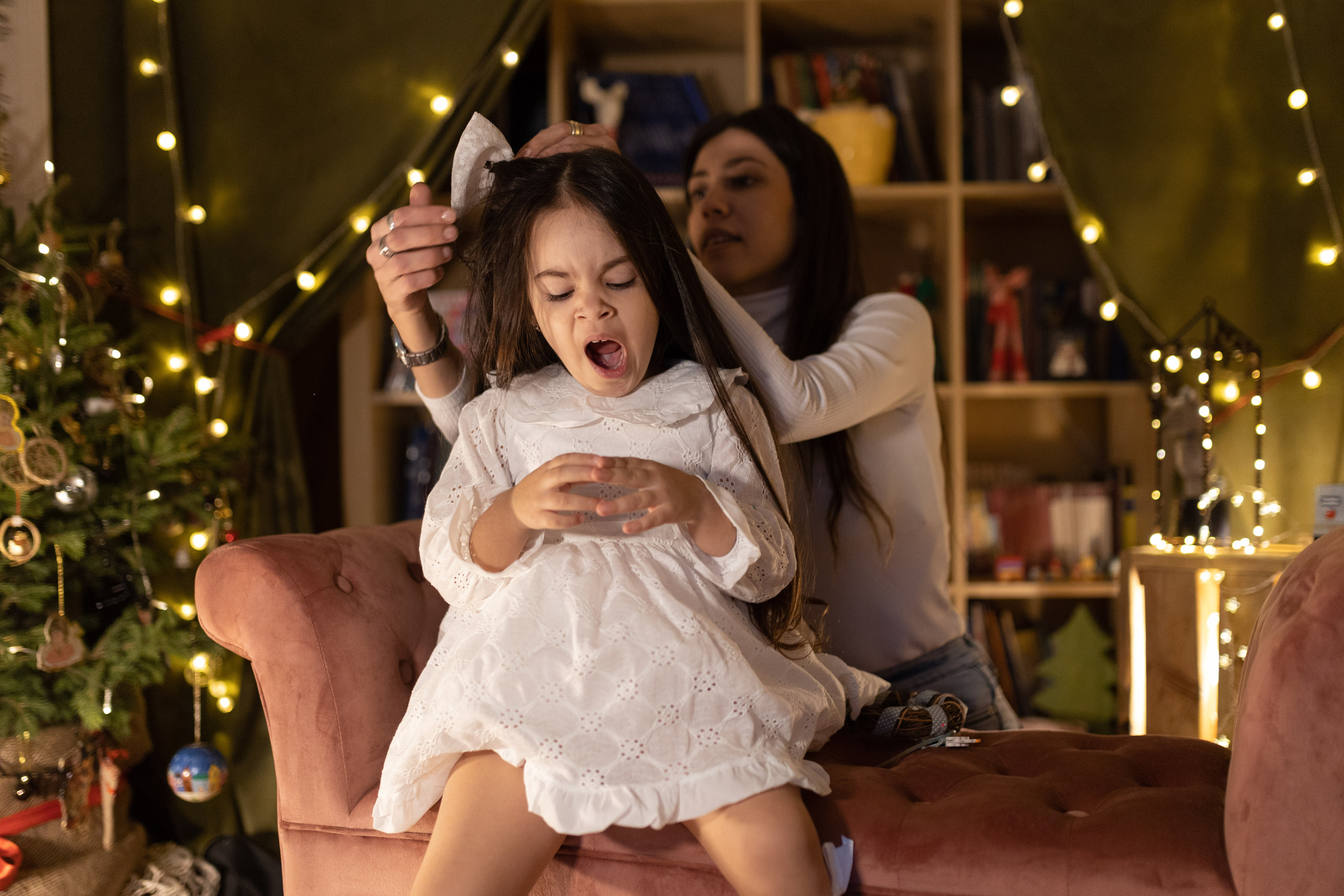 Deca u studiju na novogodišnjoj fotografiji