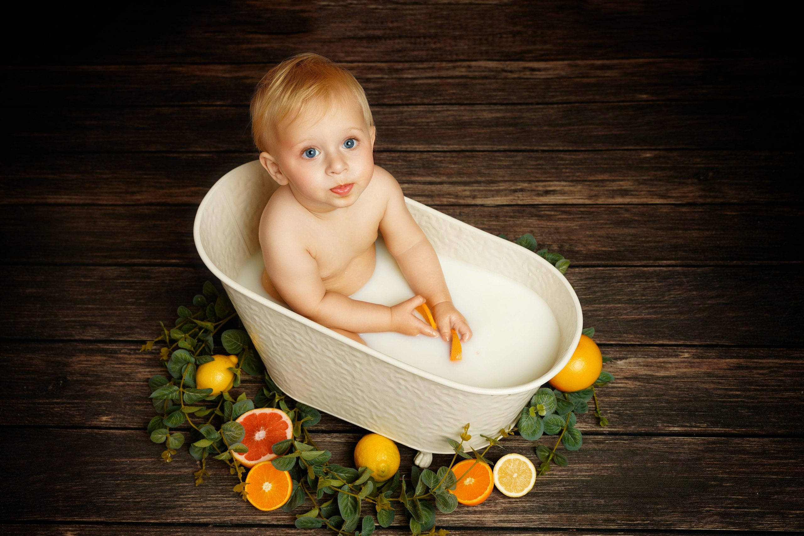 Fotografin für Kindershooting und CakeSmash in Augsburg. Neugeborenenfotografin und Retoucher in Augsburg Nastassia Schneider