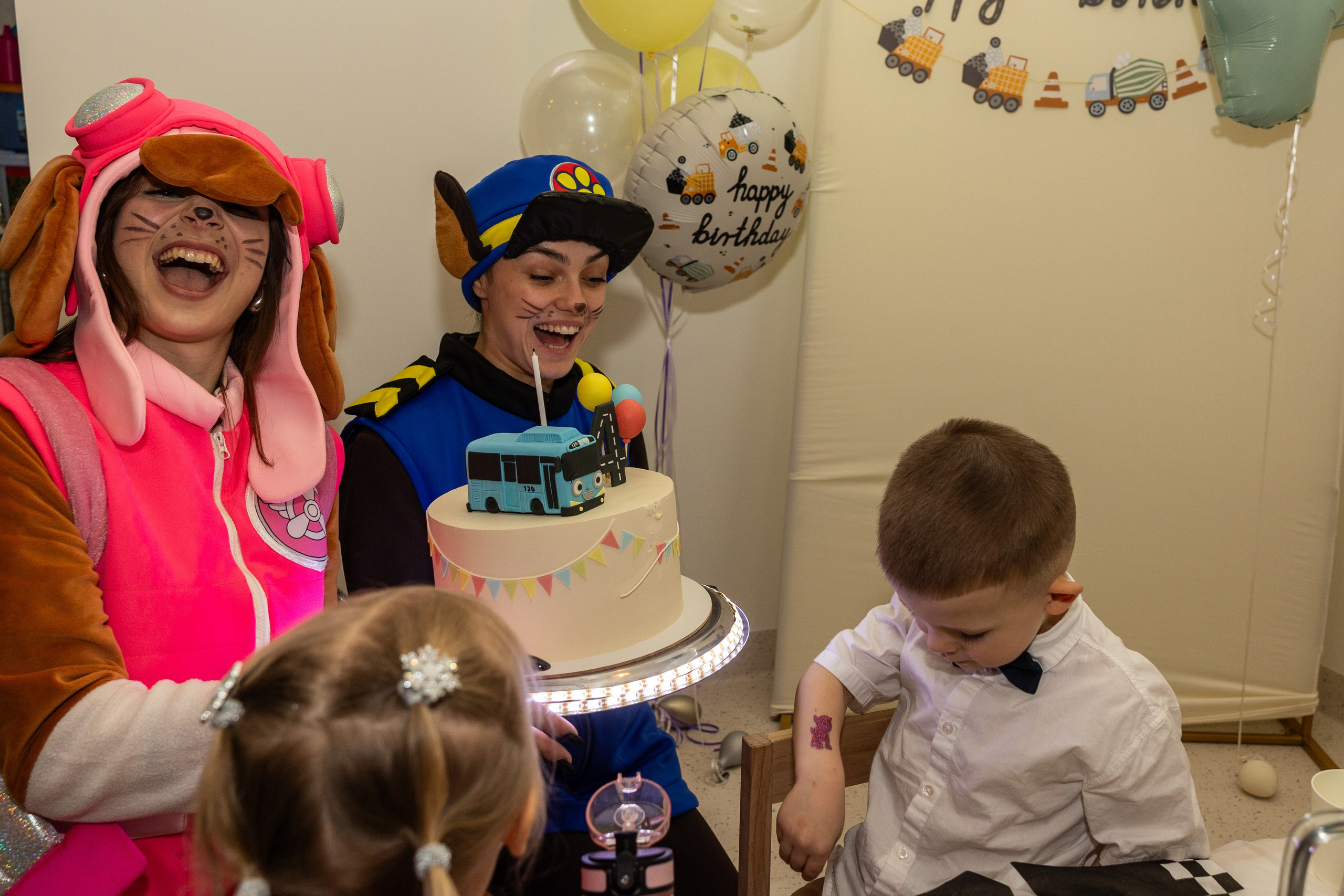 День рождения Артёма 24 января 2026 года. Семейный и детский фотограф в Варшаве Мила Бобровская