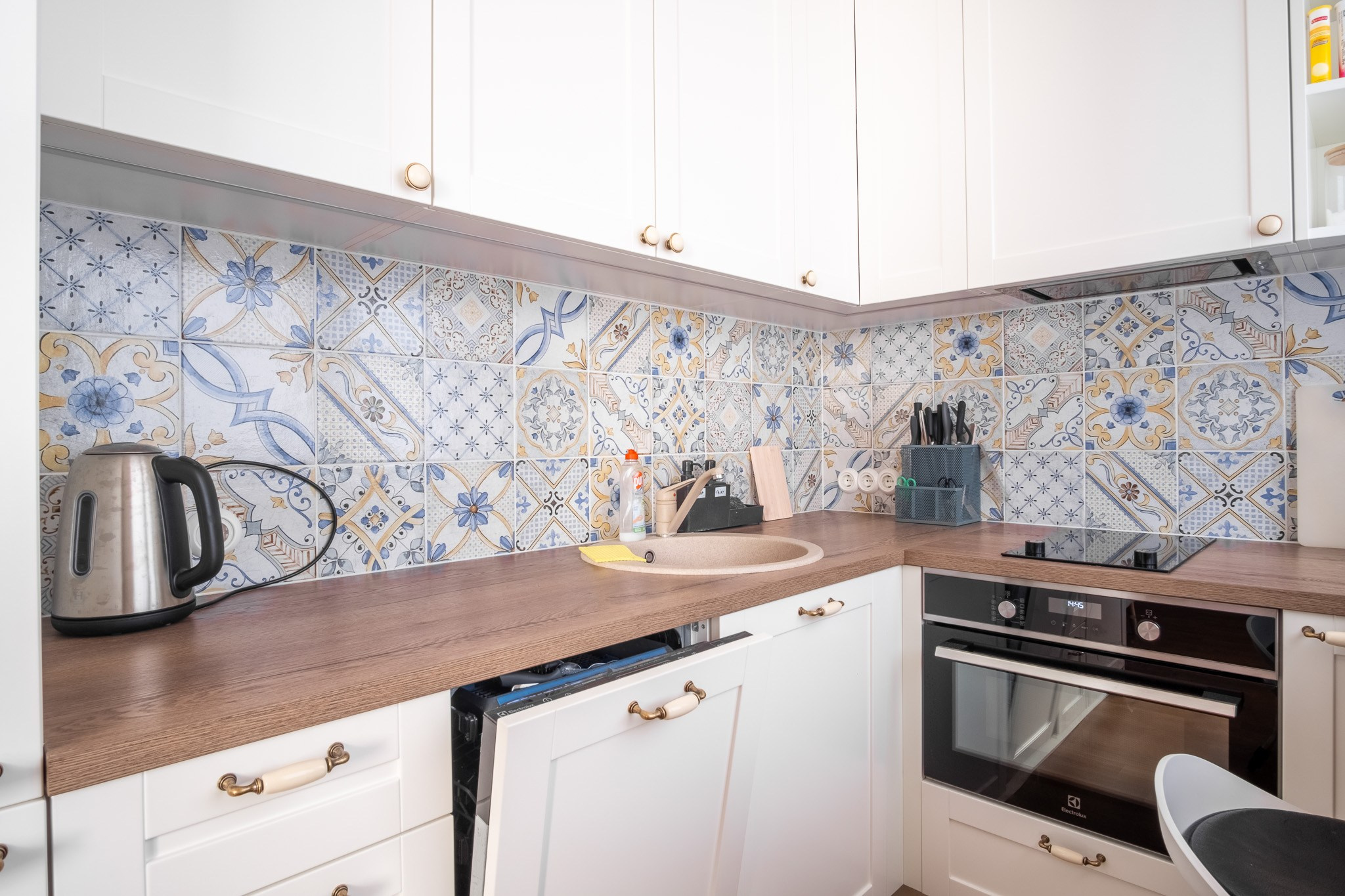 1-room apartment. LOHA VISUALS — AUTOMOTIVE PHOTOGRAPHY