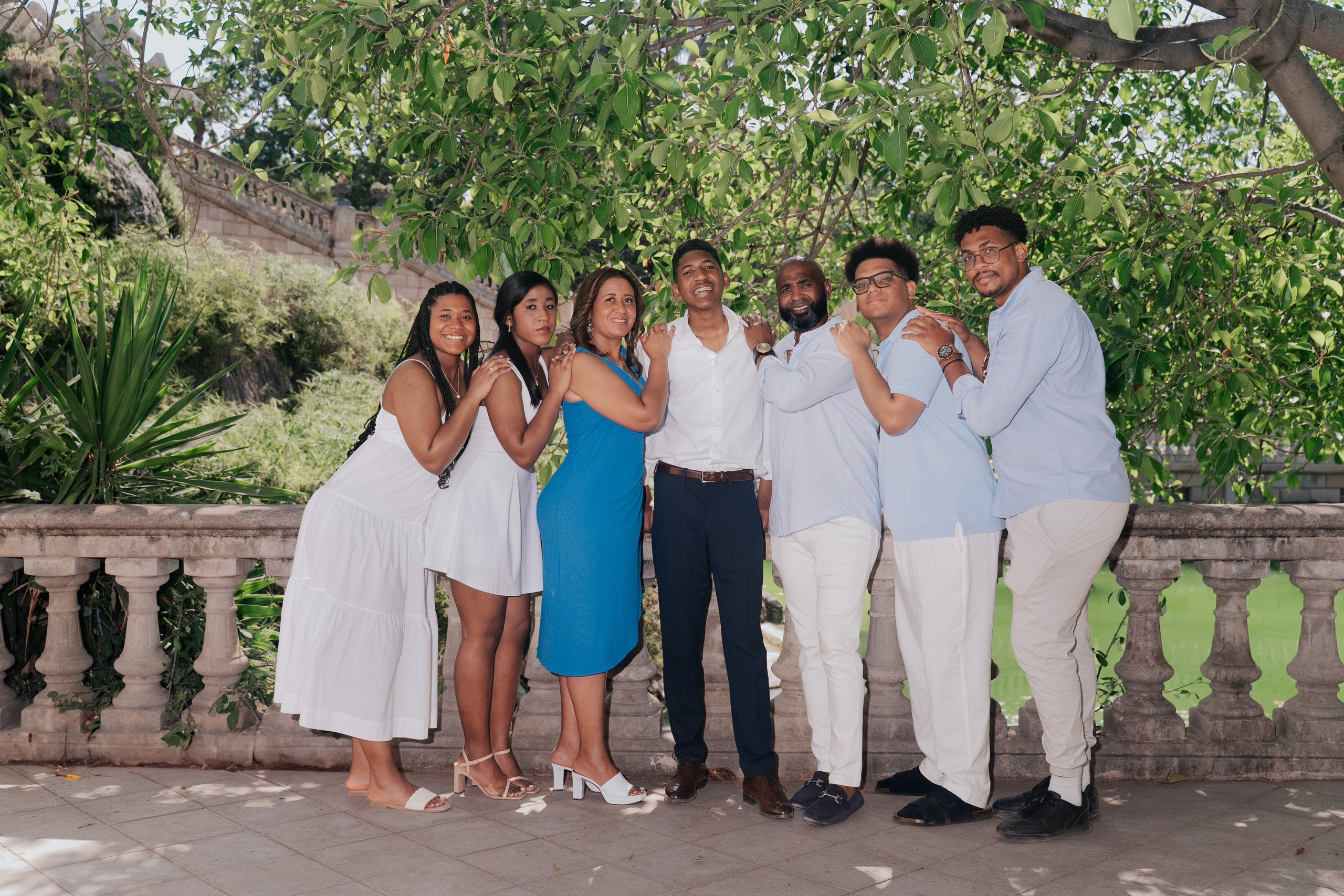 Barcelona Family Photoshoot — Family Photographer in Barcelona. DiaFoto — Wow Photographer in Barcelona | Premium Barcelona Photoshoot Experience