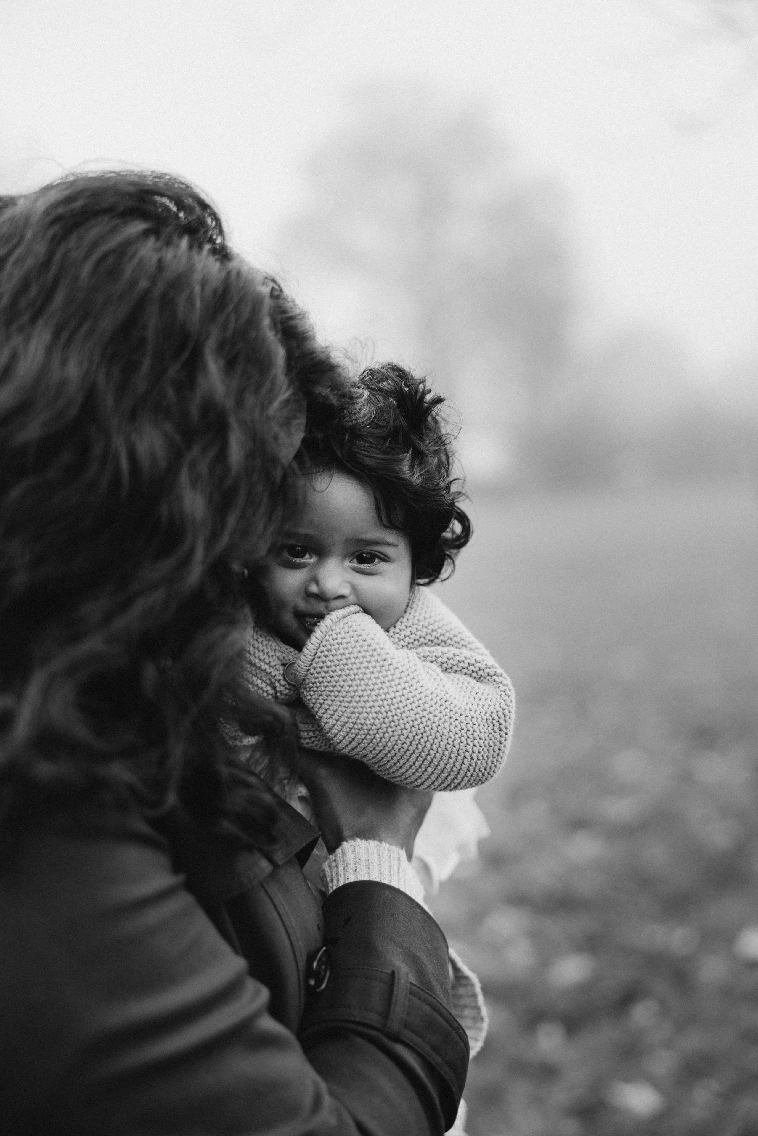 Foggy morning for family hugs. Anastasia Klink, Photographer in London