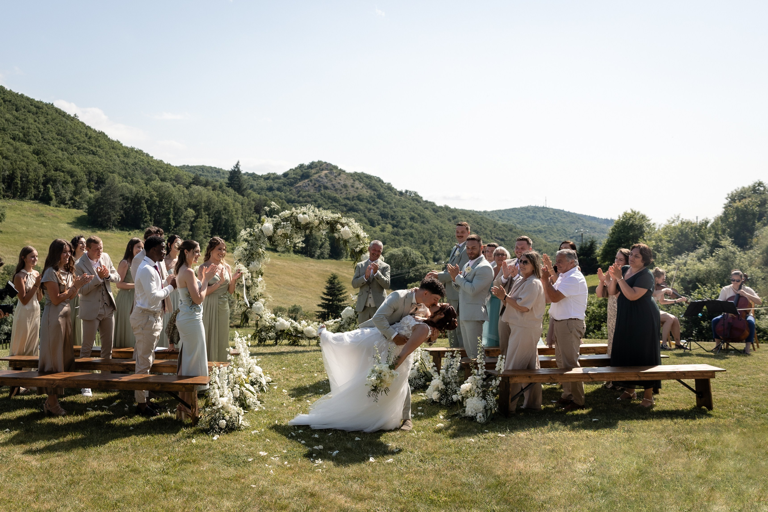 Modern Château Wedding in Occitanie — Domaine de Merlac. Eugénie Smirnova — Wedding & Elopement Photographer in Southwest France