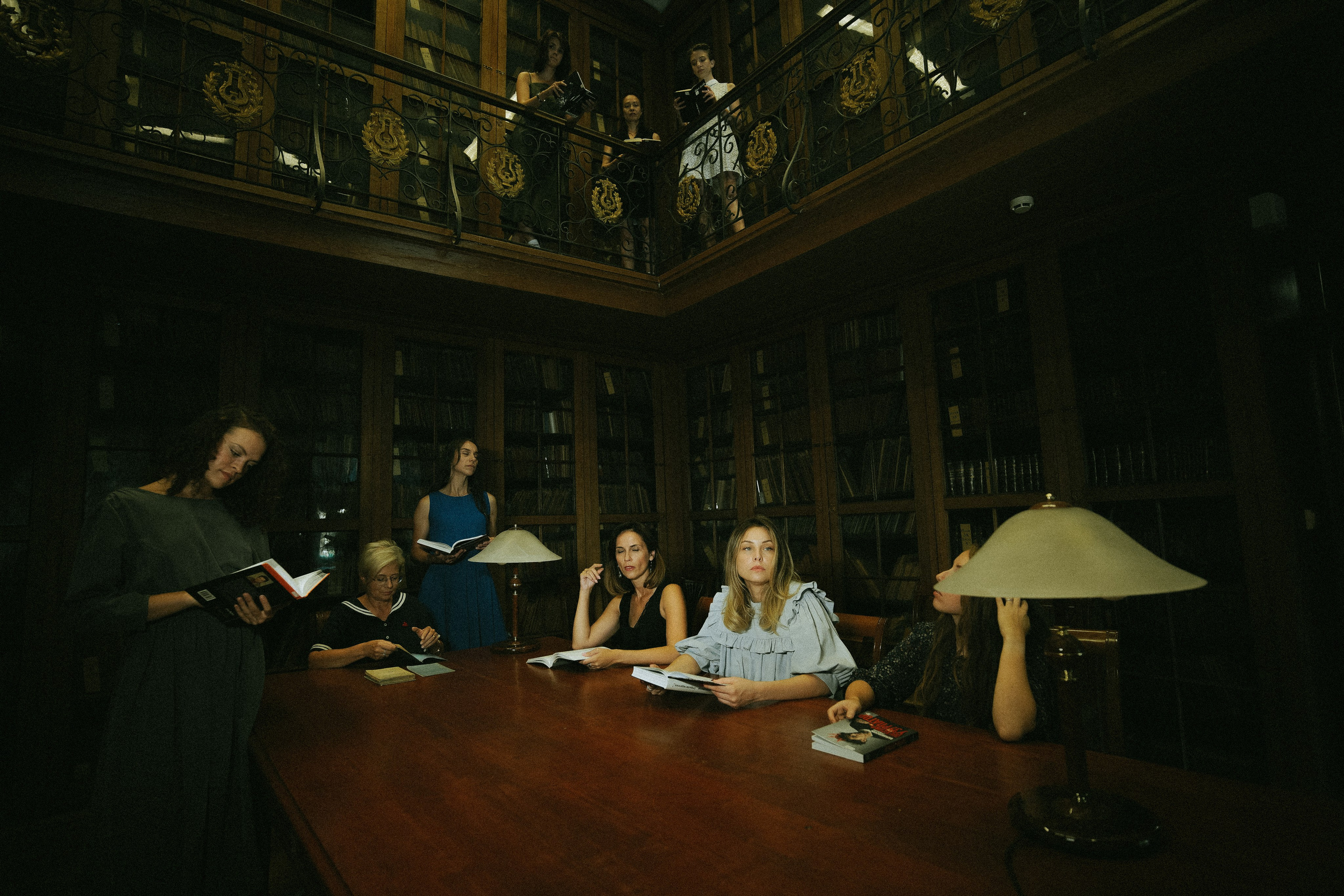 АКТРИСЫ?. Стрит-фотография, полная абсурда, идиотизма и красоты