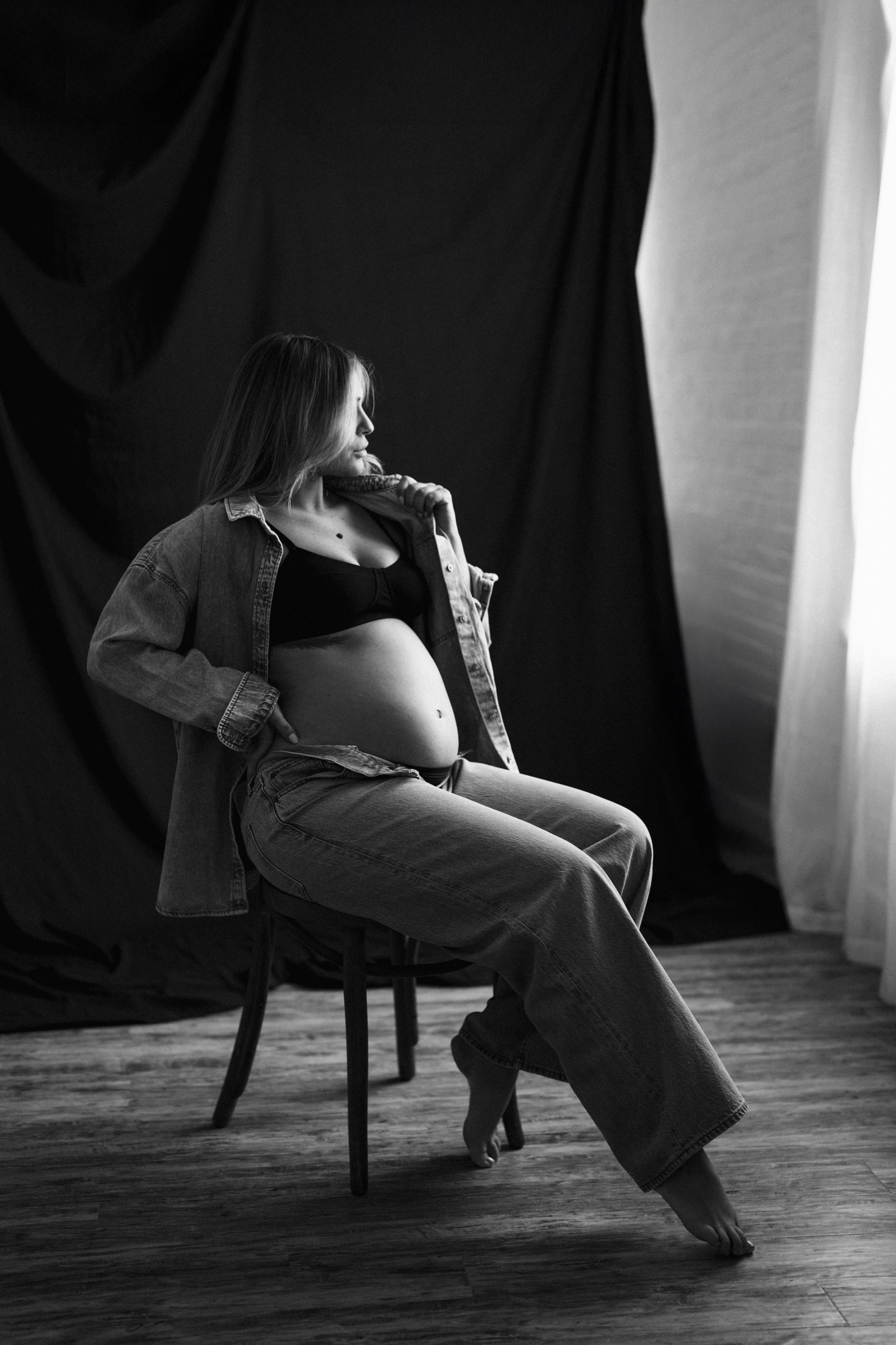 Anastasia. Modern maternity photographer in Long Island New York