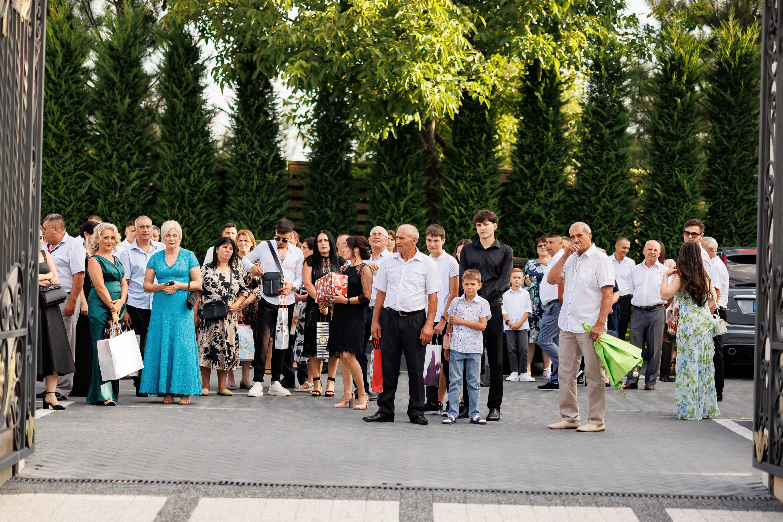 Eugen & Livia — Grand Elysee — Wedding Day. Servicii Foto și Video 067188353